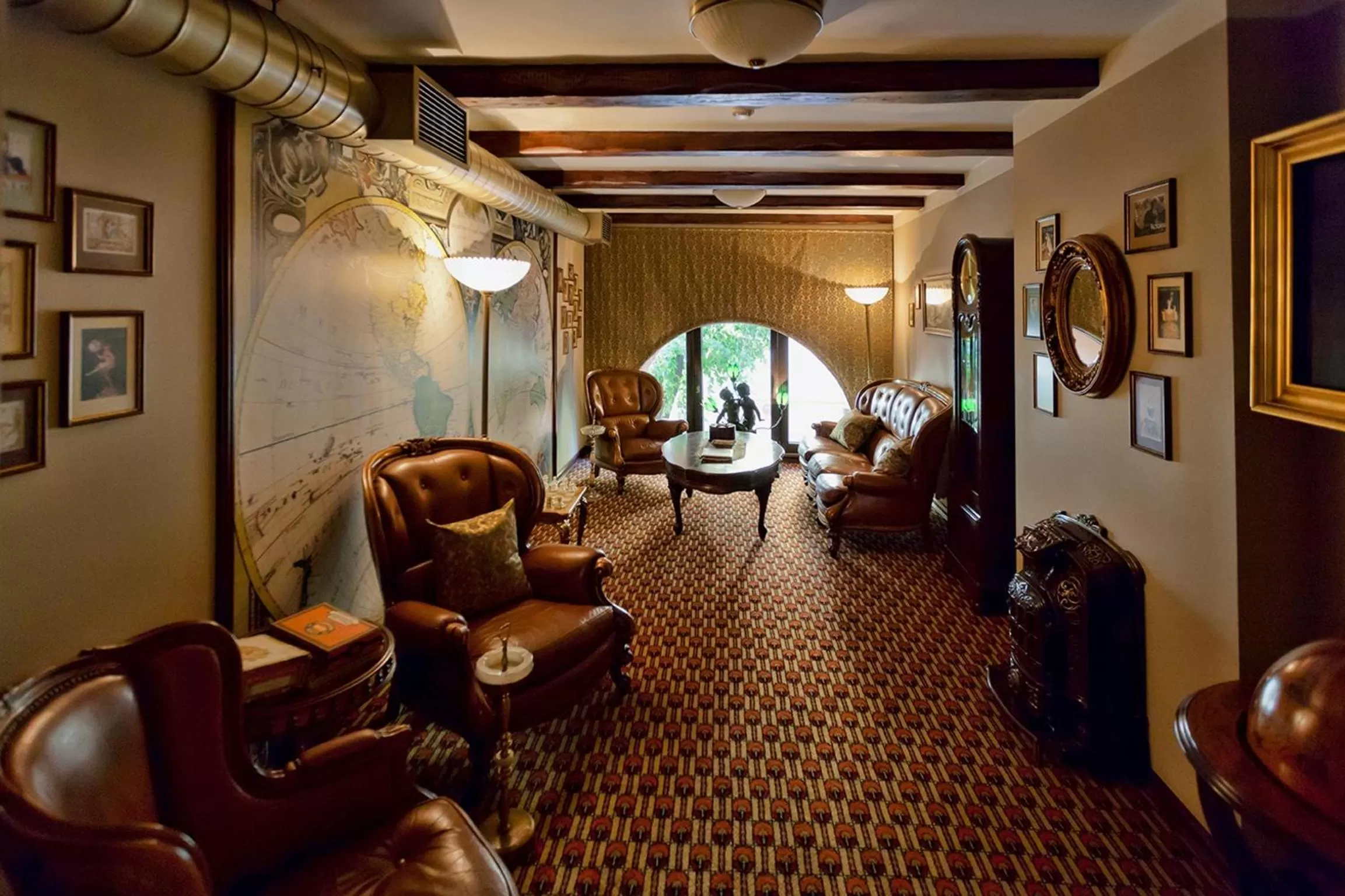 Evening entertainment in Bohema Boutique Hotel & Spa