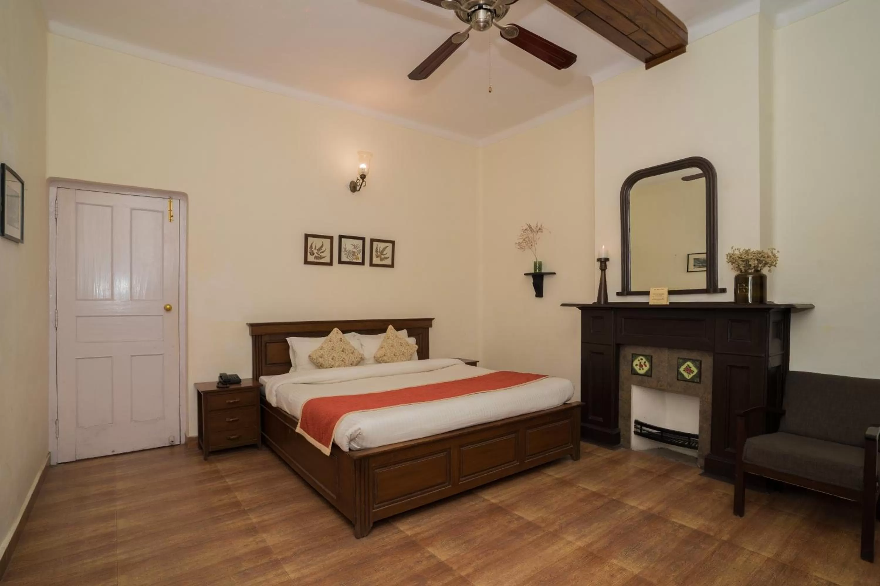 Bed in Bhikampur Lodge By Nine Hotels