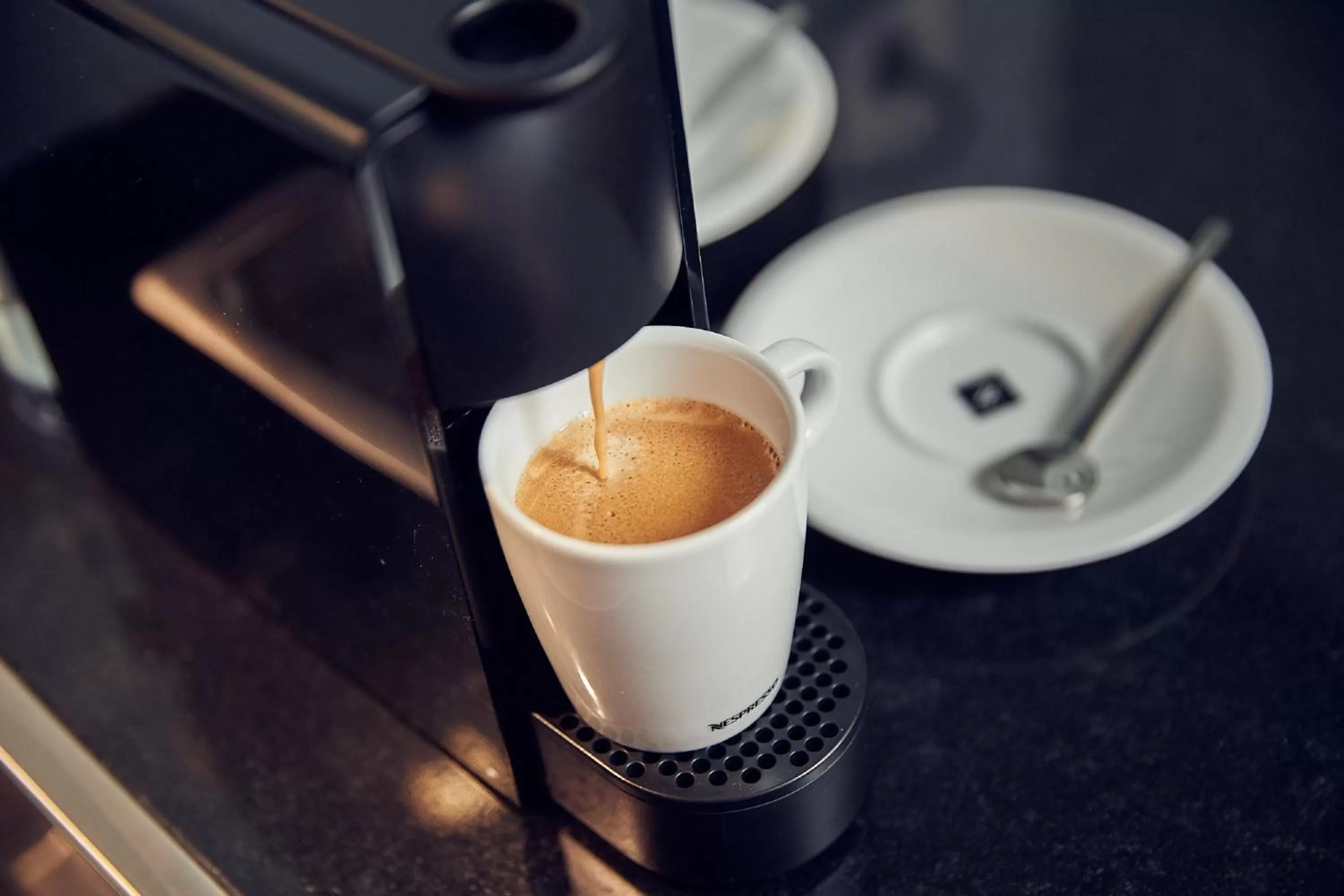 Coffee/tea facilities in Inntel Hotels Amsterdam Landmark