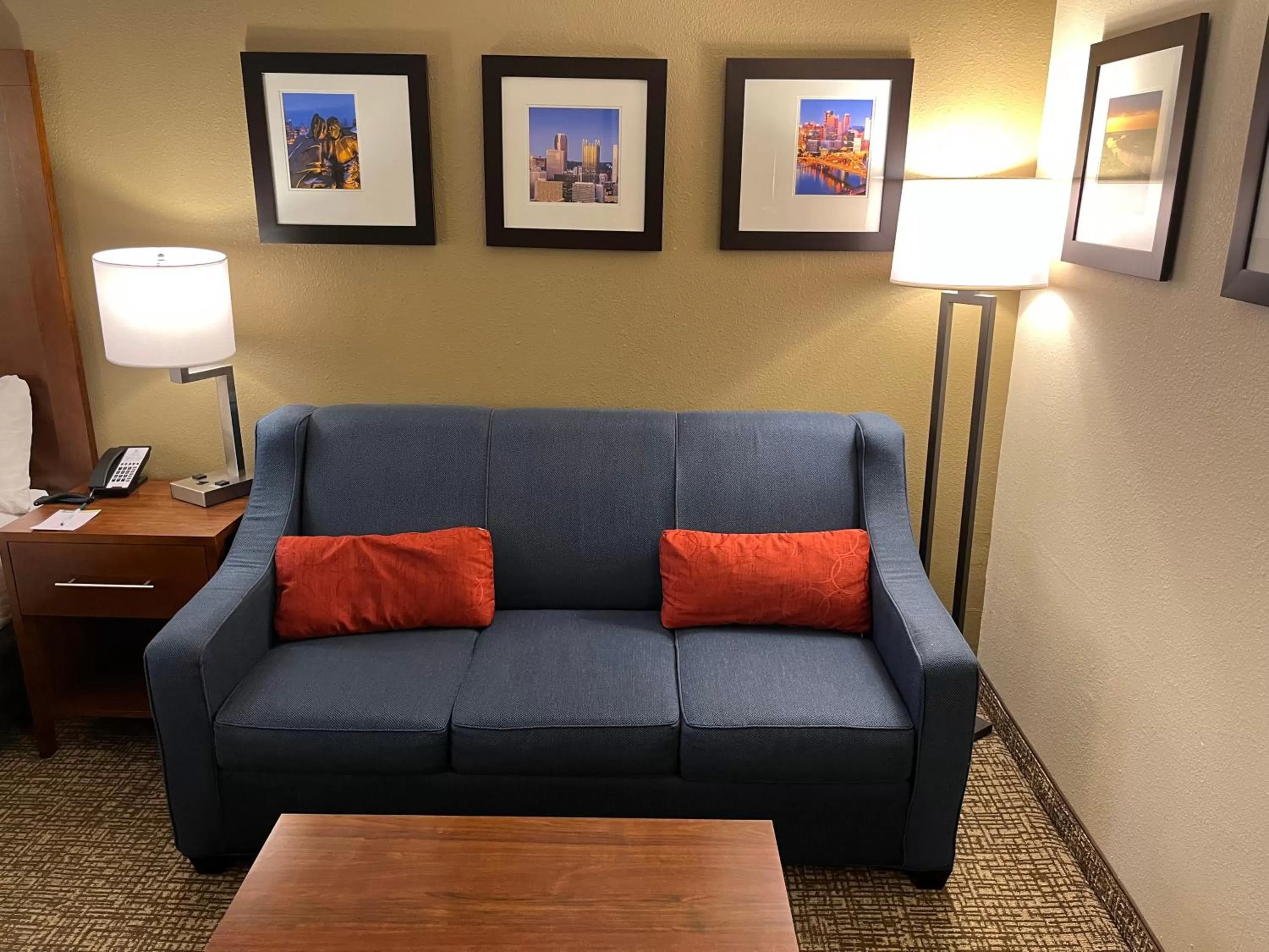 Seating area in Wingate by Wyndham Pittsburgh West Mifflin