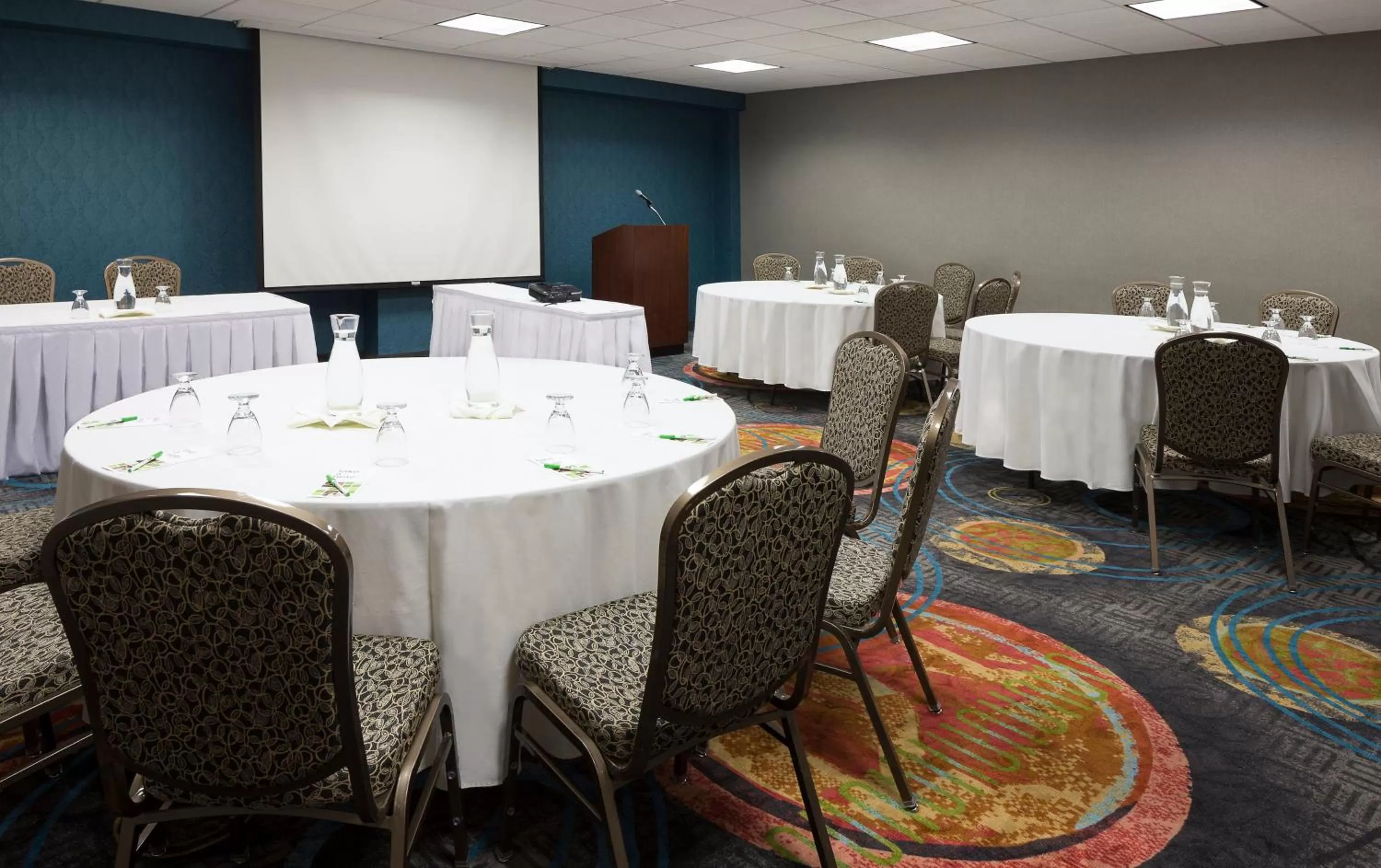 Meeting/conference room in Holiday Inn Wichita East I-35 by IHG