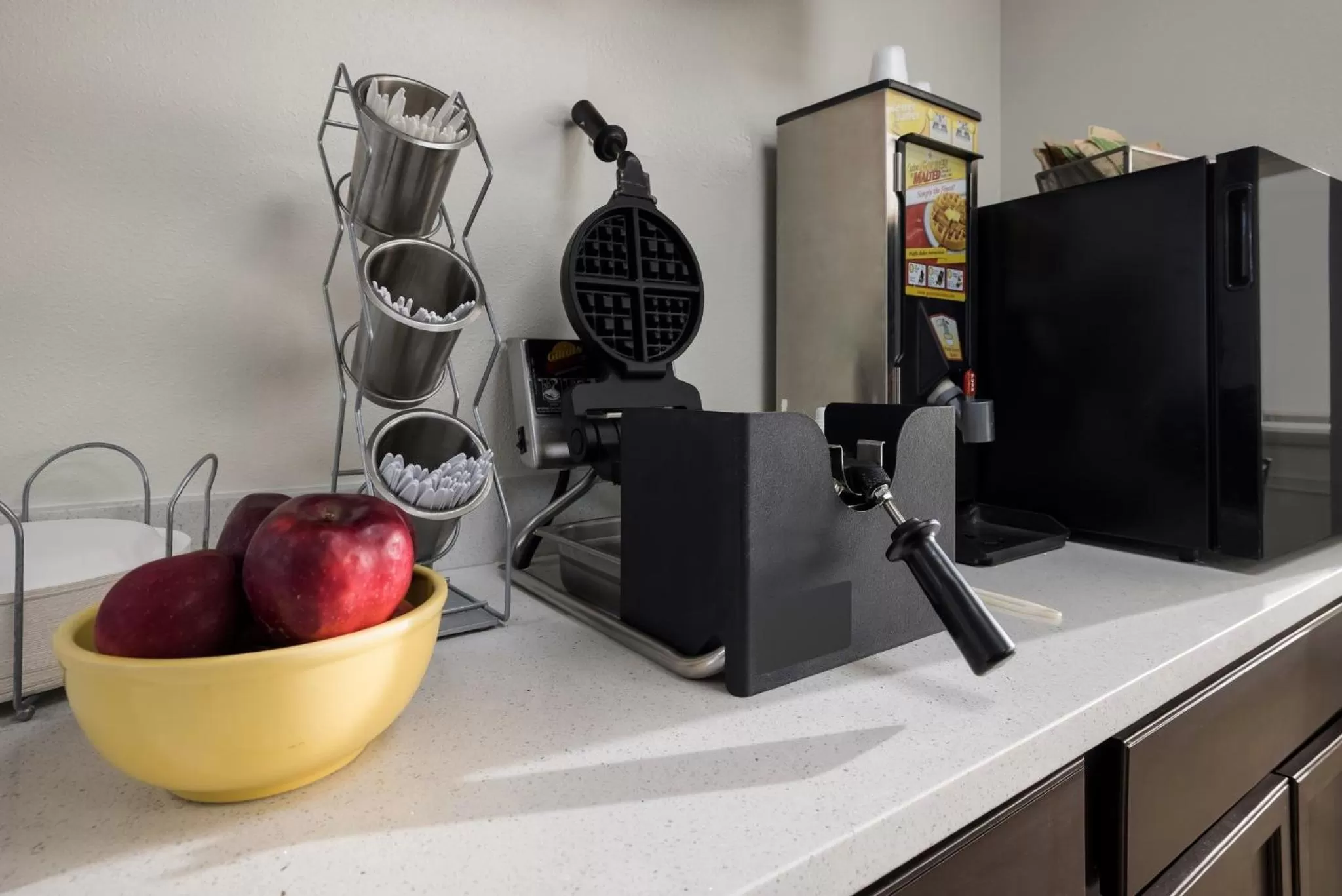 Breakfast in Red Roof Inn Weedsport