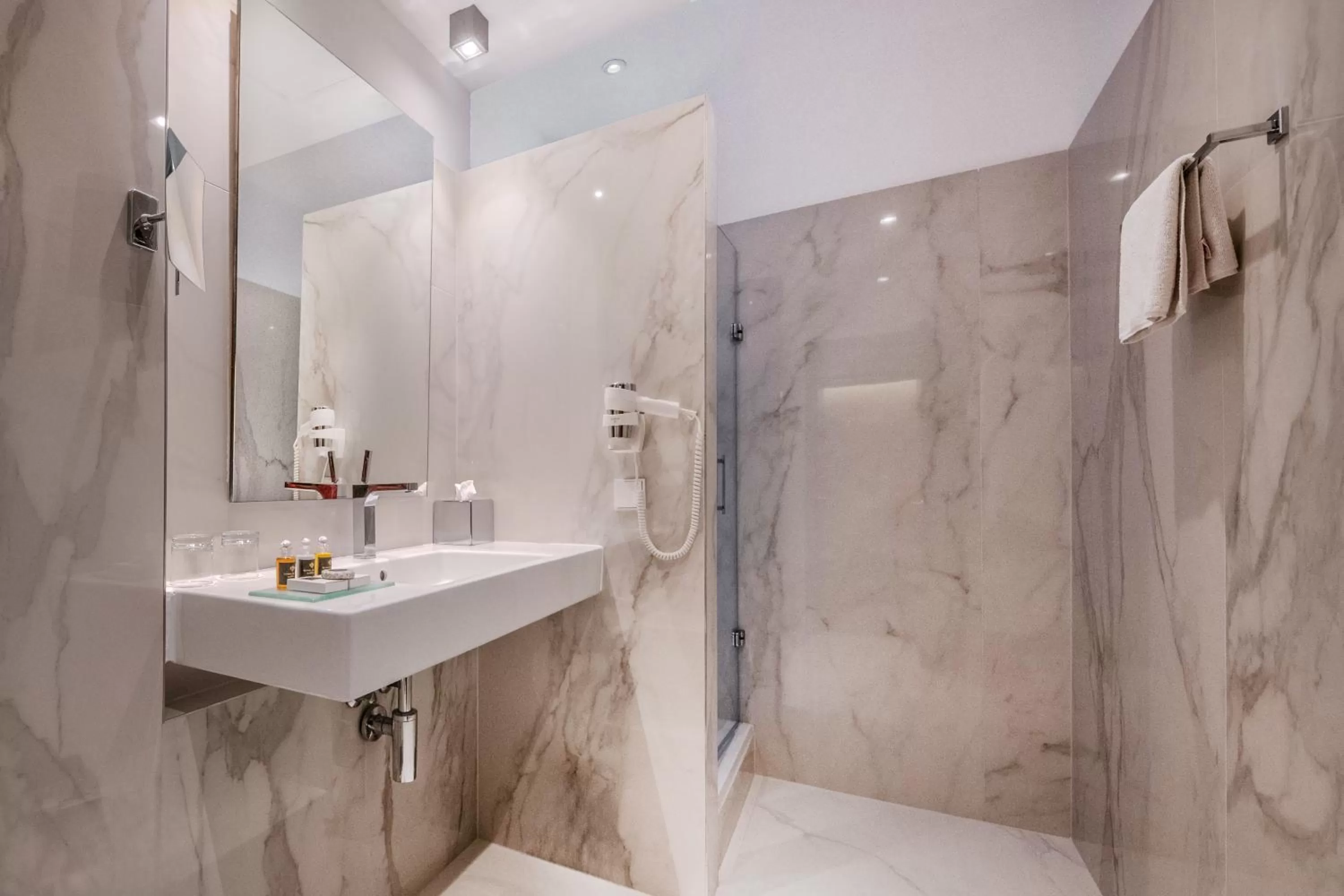 Shower in Continental Hotel Budapest