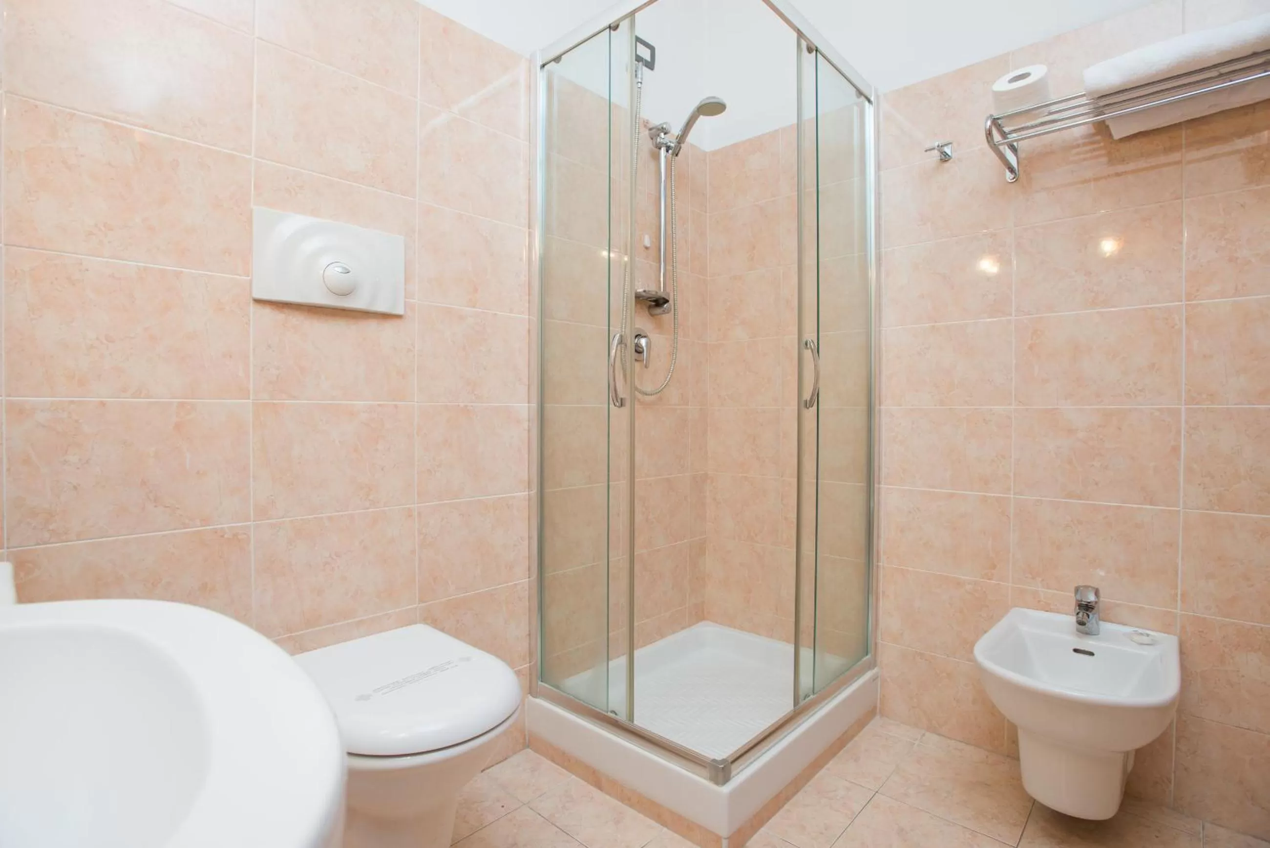 Shower in Royal Hotel