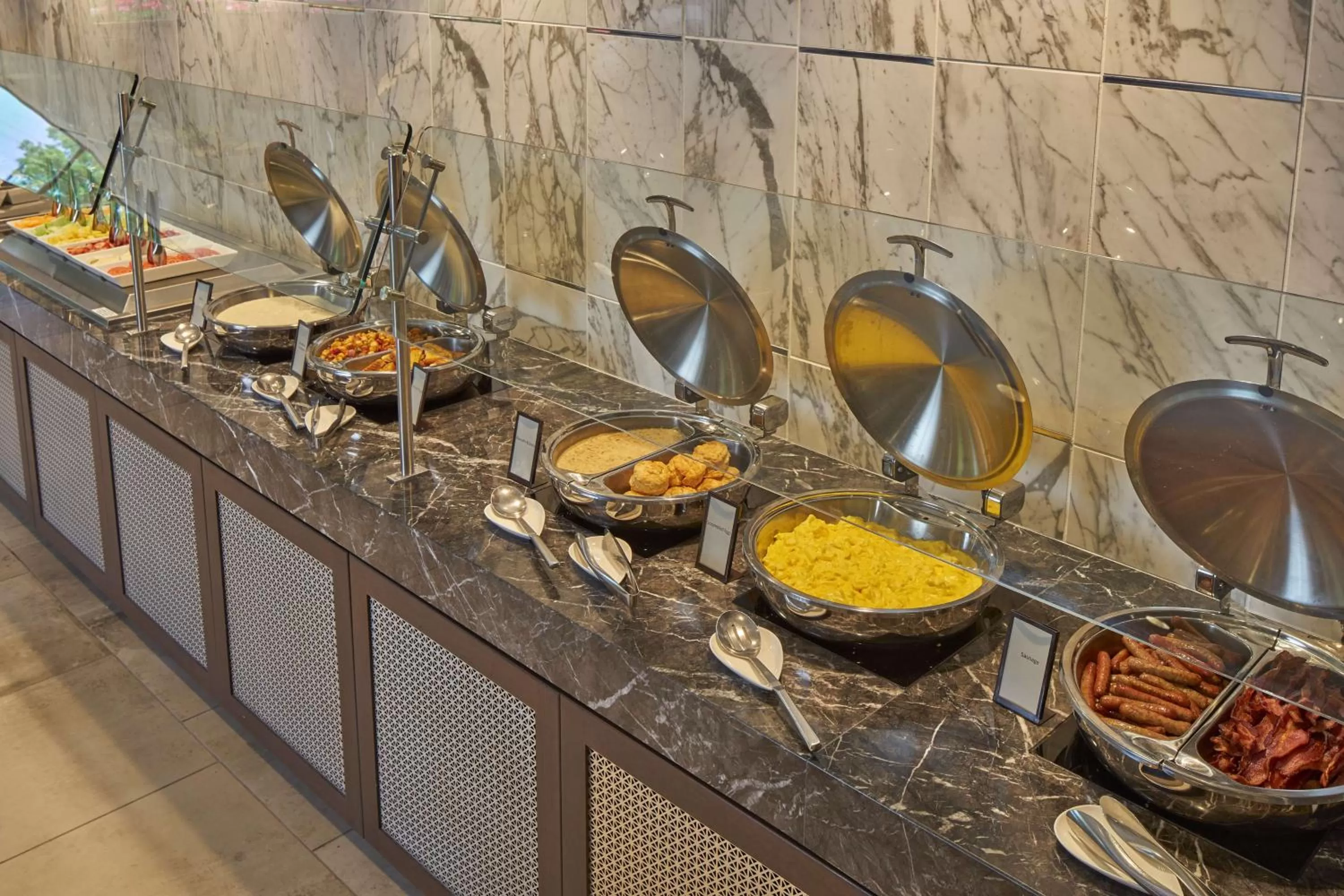 Restaurant/places to eat in Hilton Raleigh North Hills