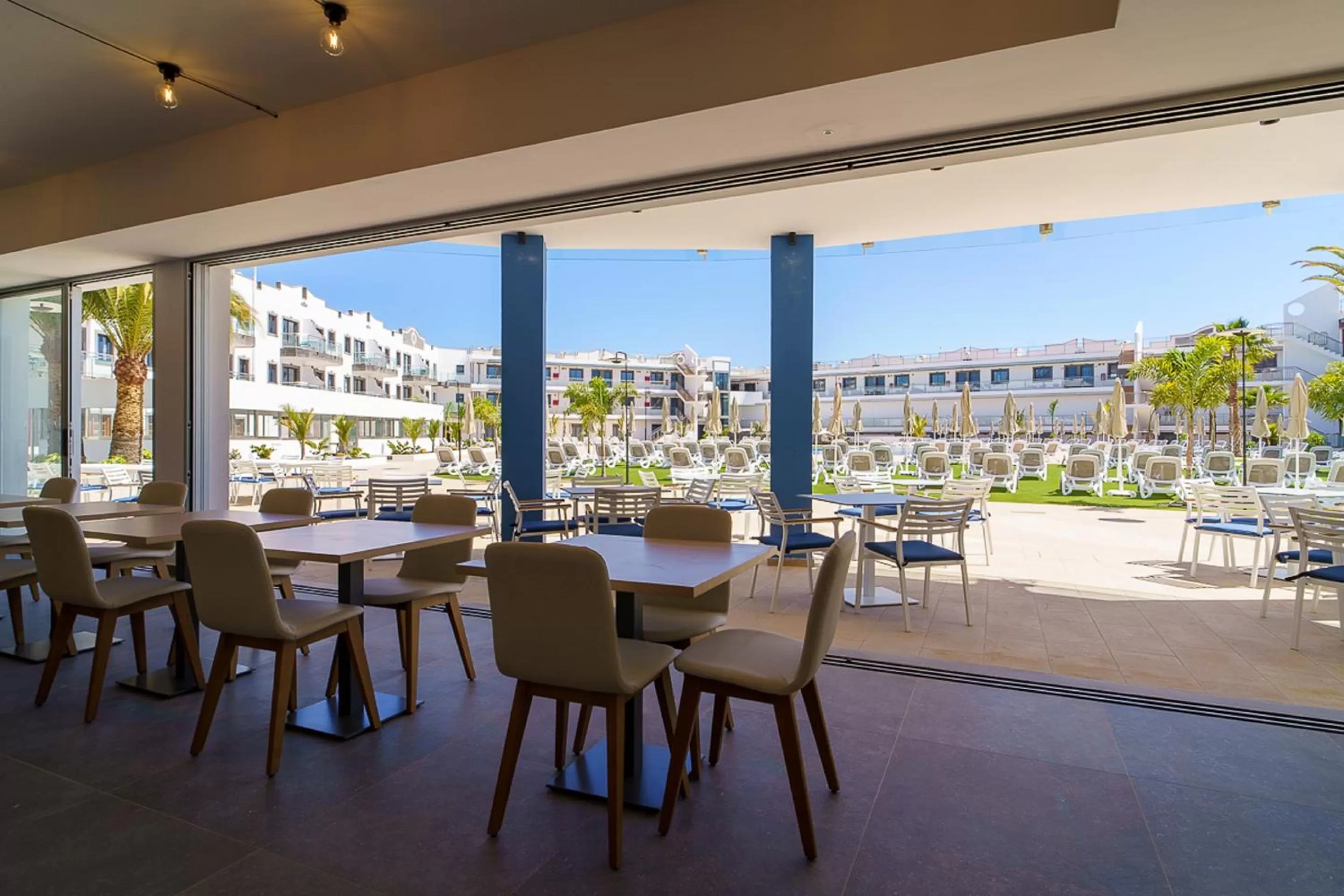 Restaurant/places to eat in Hotel Cordial Marina Blanca