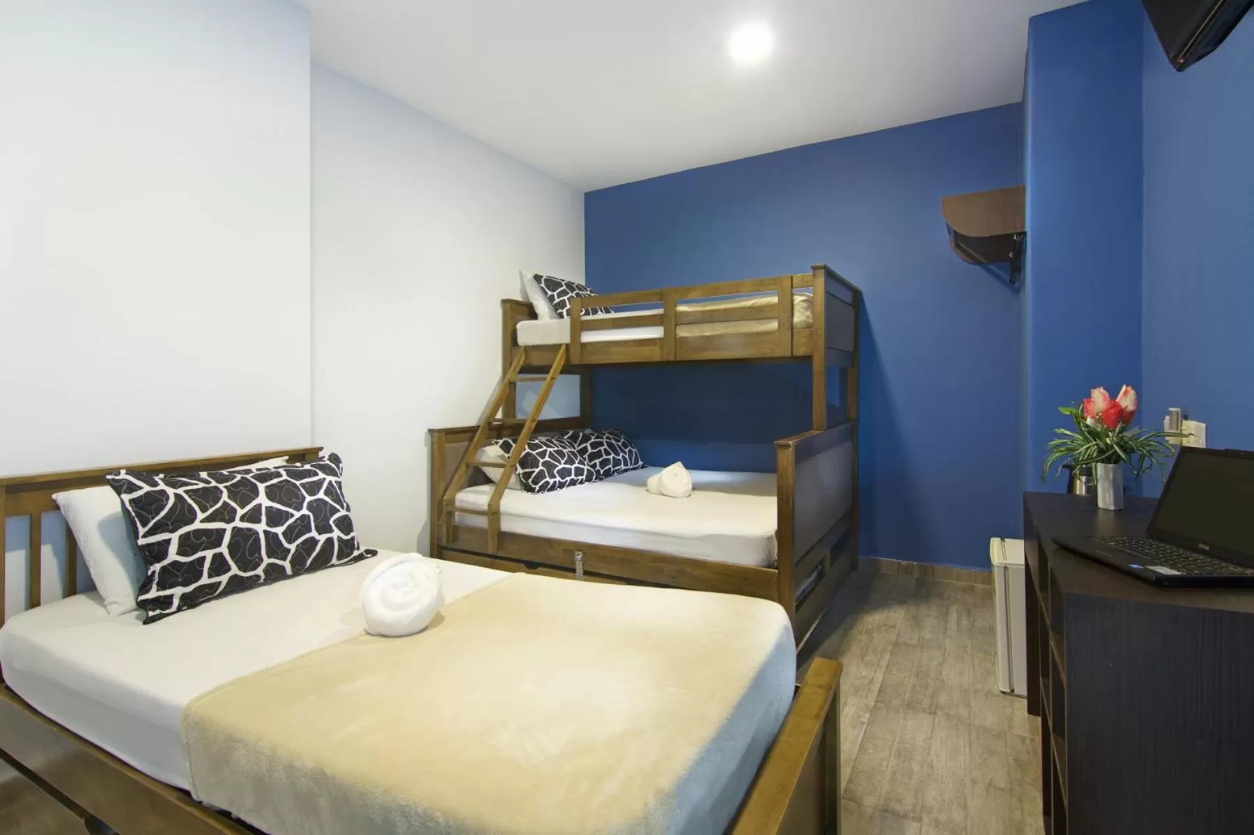 bunk bed, Bed in Tai Hoe Hotel