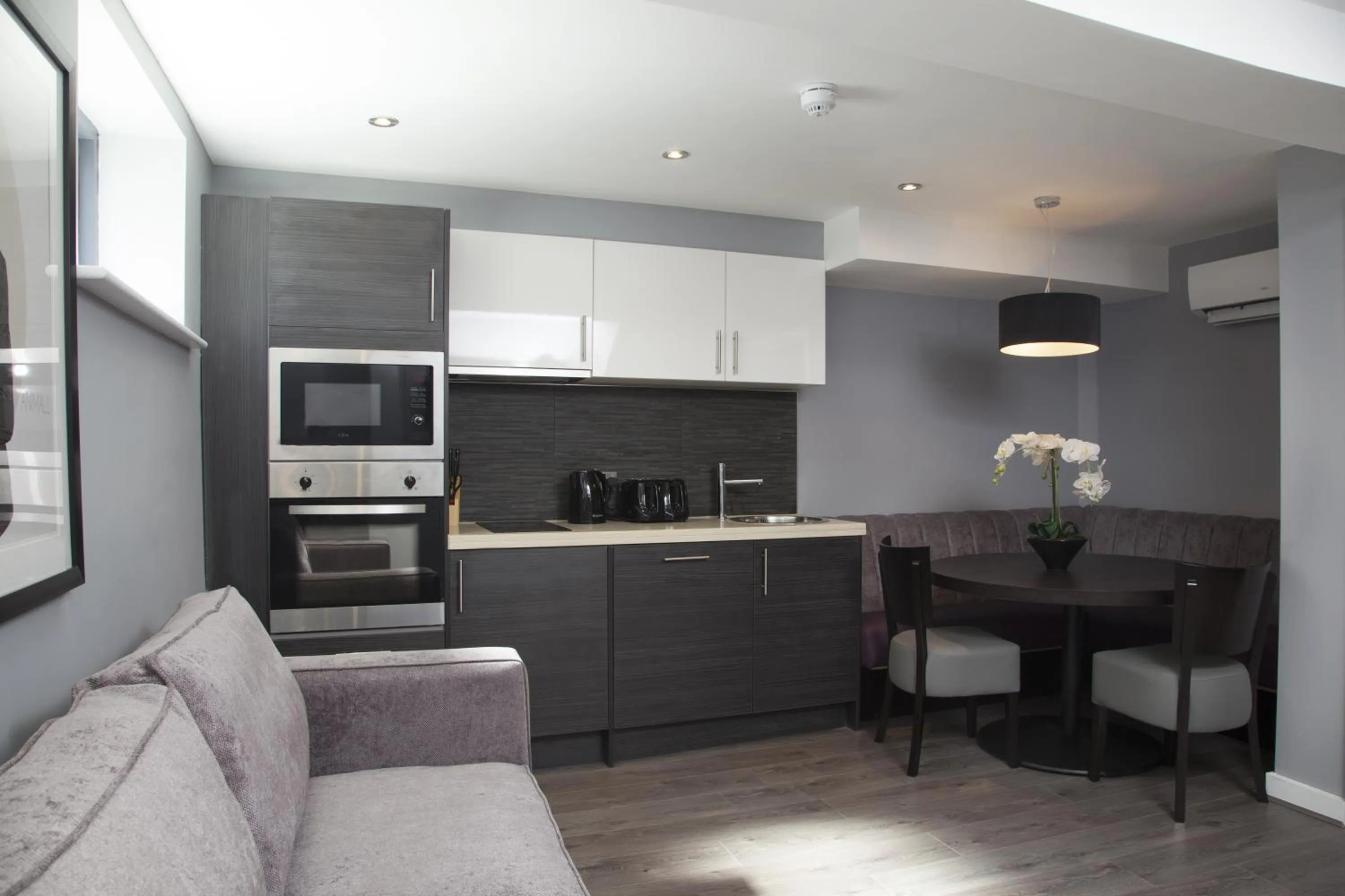 Two Bedroom Luxe (Sleeps 6) in EPIC Apartments Duke Street