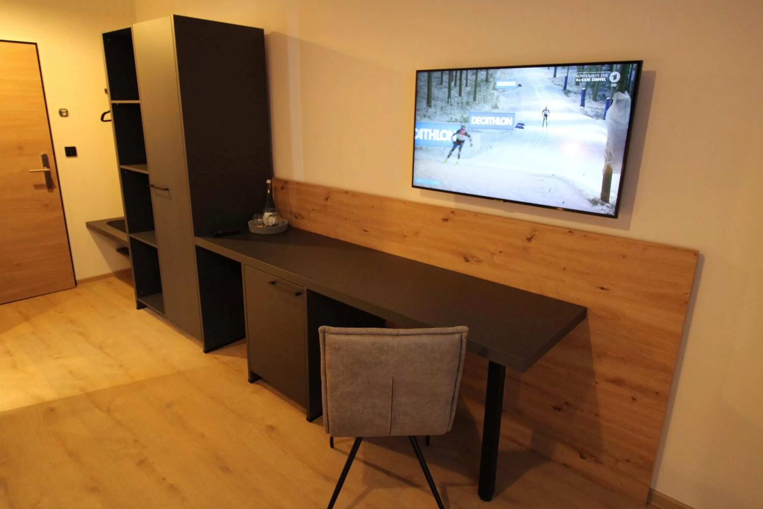 TV and multimedia in DER Hirsch Hotel