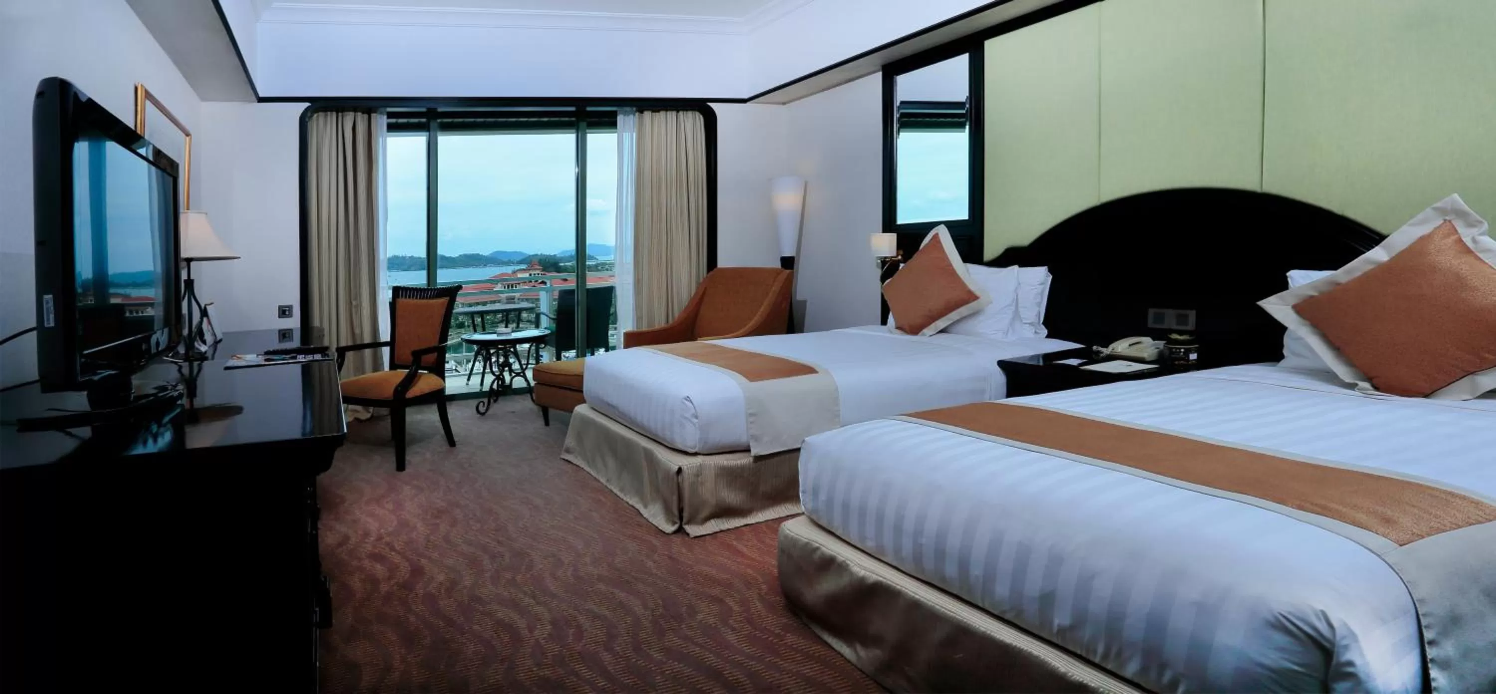 Bed in The Pacific Sutera Hotel