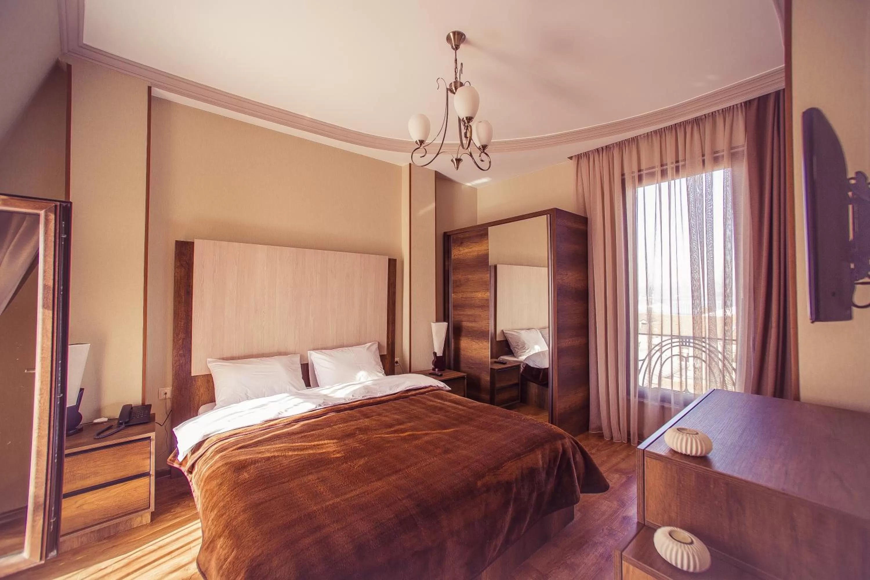 Photo of the whole room, Bed in Royal Venezia Hotel