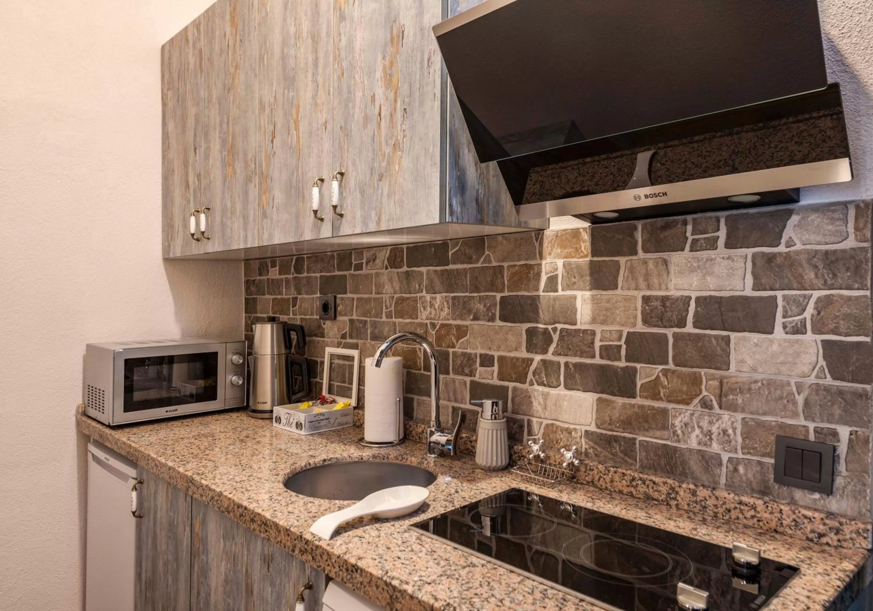 Coffee/tea facilities in Element Garden