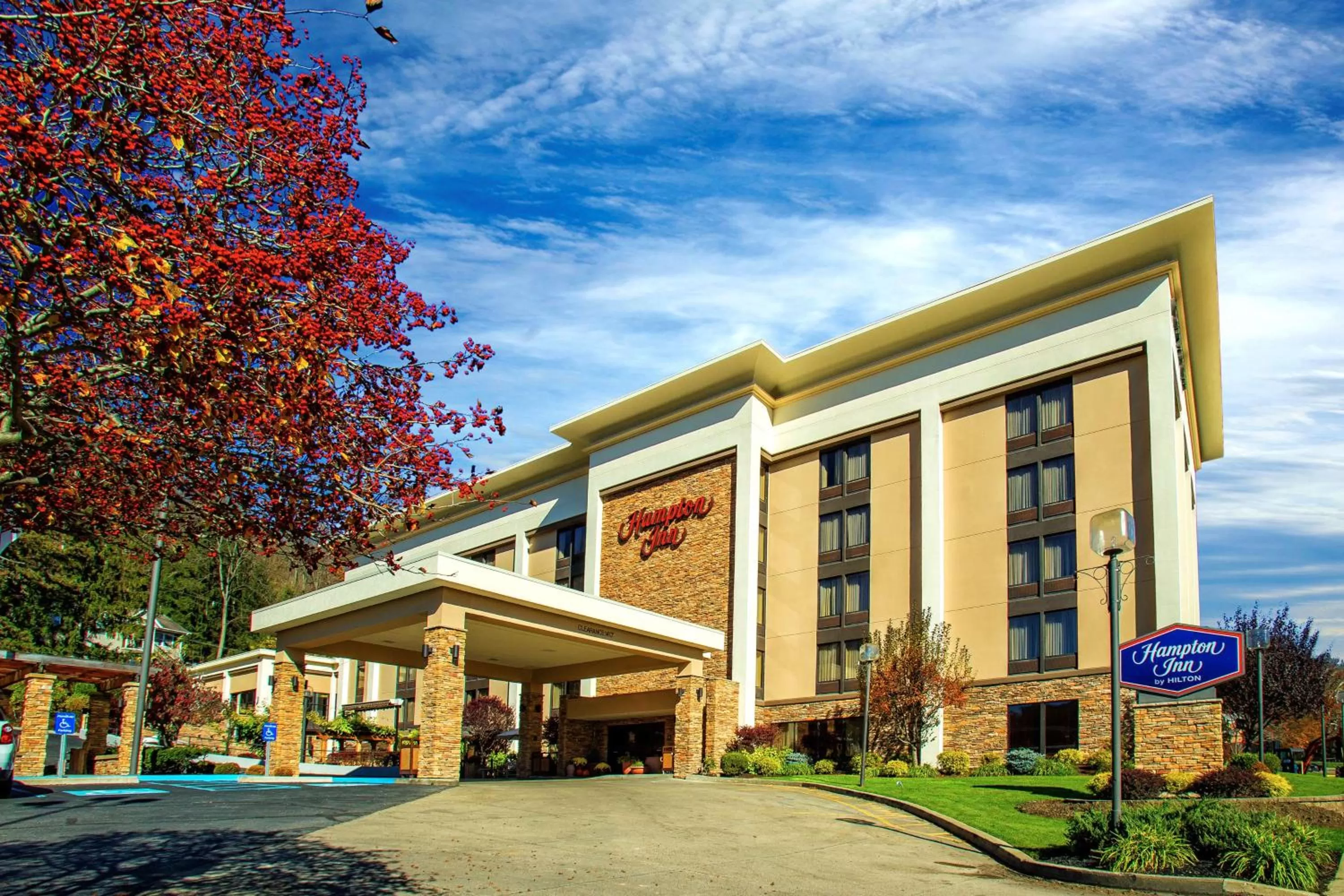 Property building in Hampton Inn Wheeling
