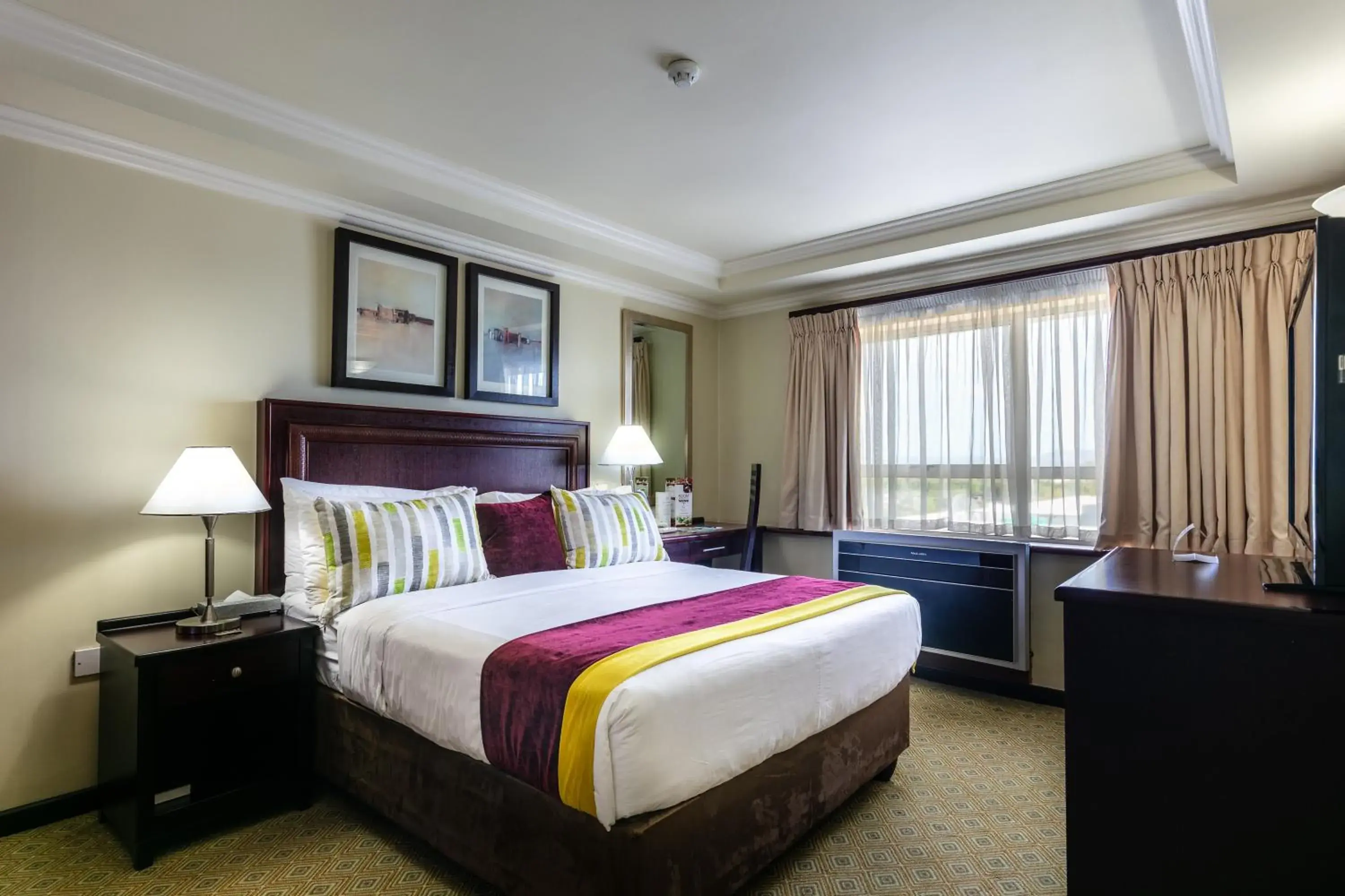 Double Room - single occupancy - Disability Access in Cresta President Hotel Double Room - single occupancy - Disability Access in Cresta President Hotel
