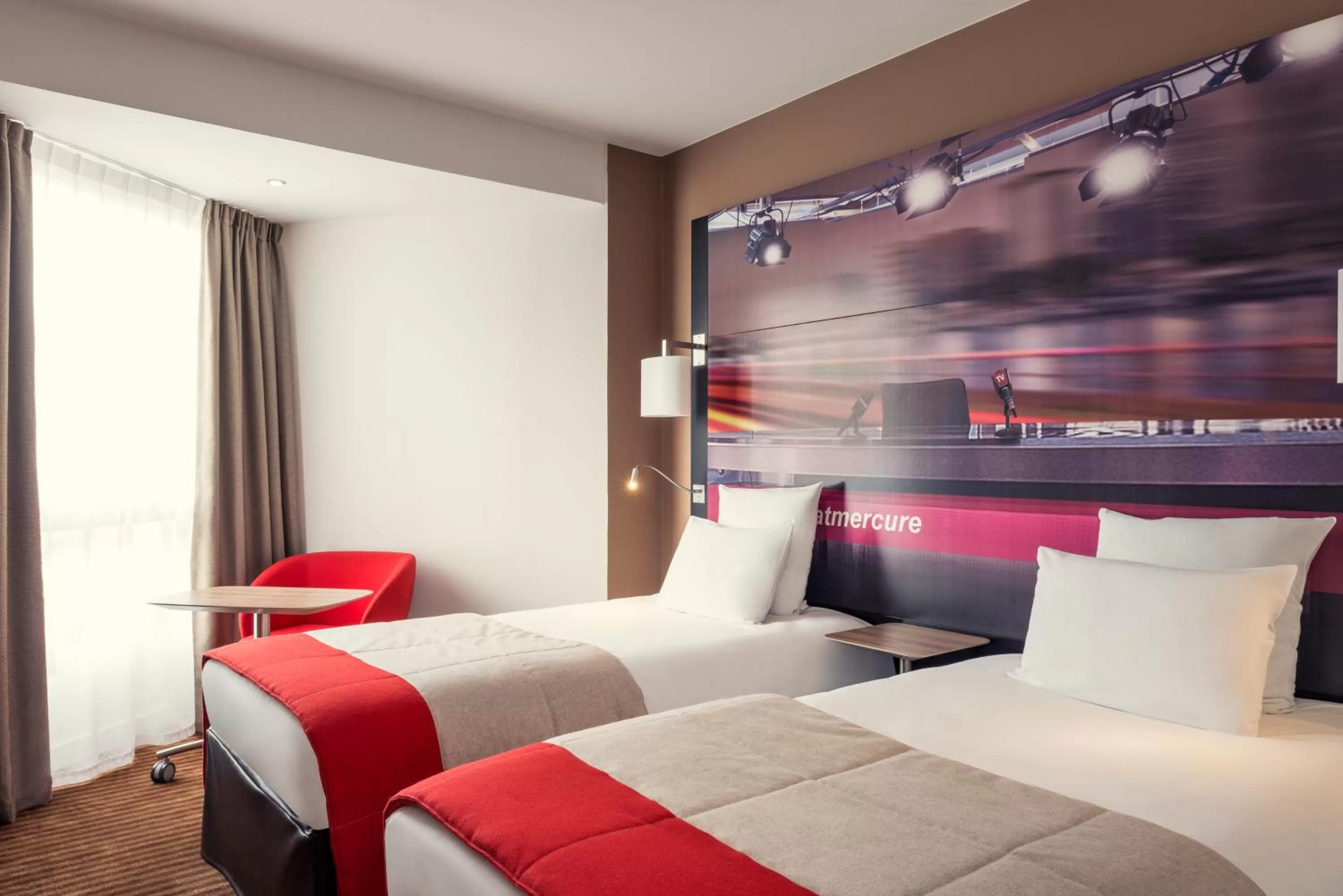 Bedroom, Bed in Mercure Paris Boulogne