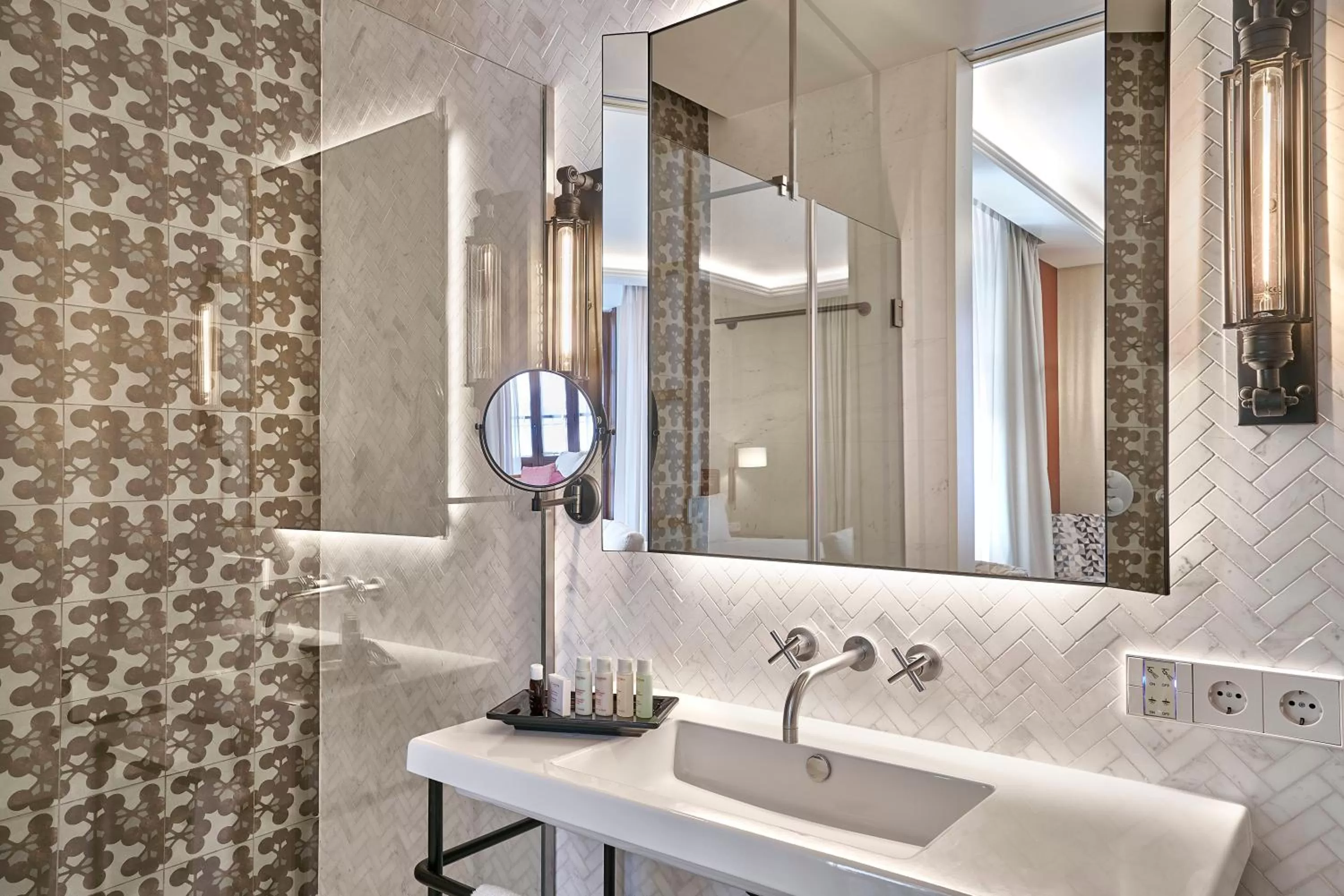 Shower in Vincci Molviedro