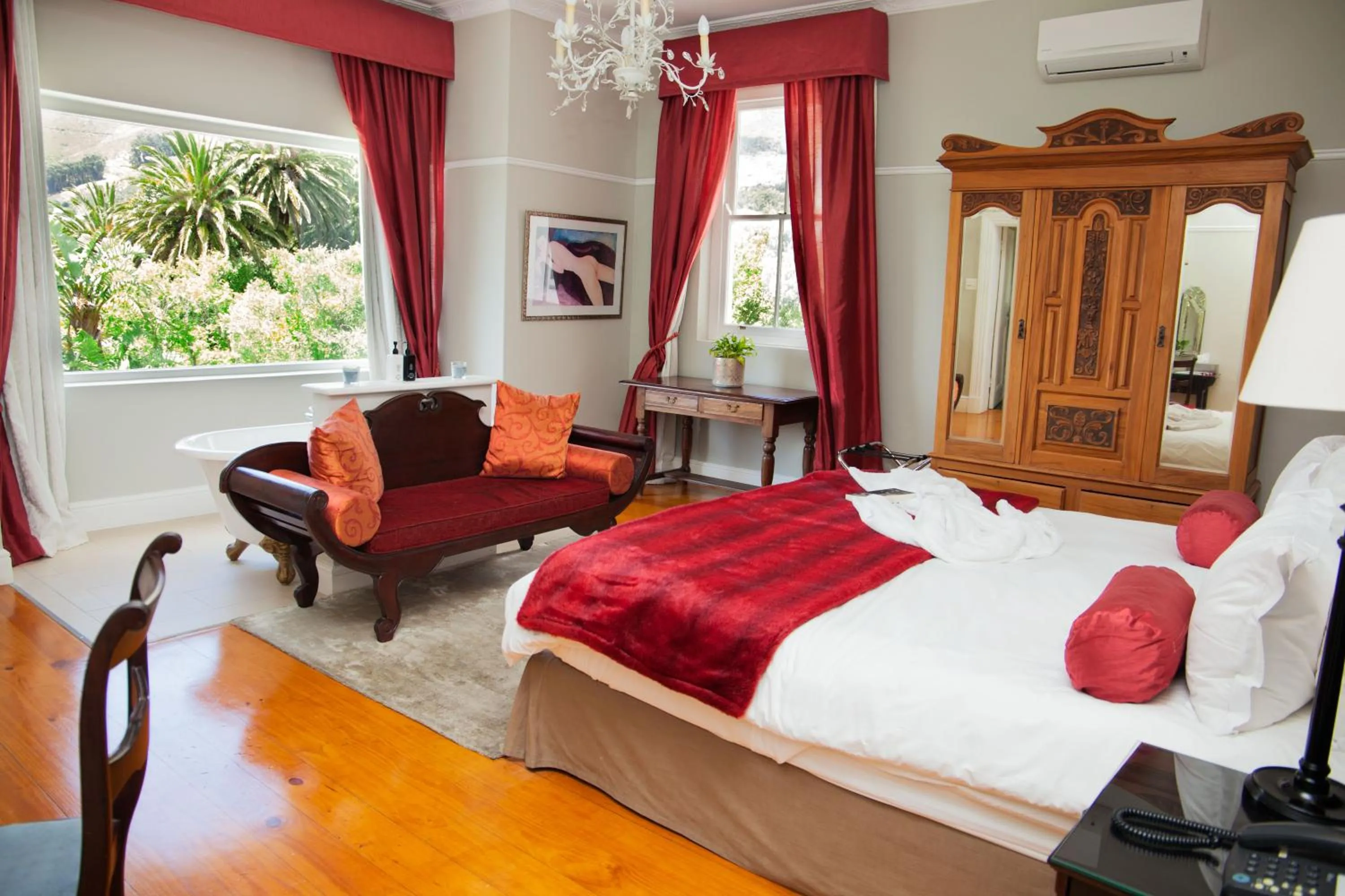 Photo of the whole room, Bed in Abbey Manor Luxury Guesthouse