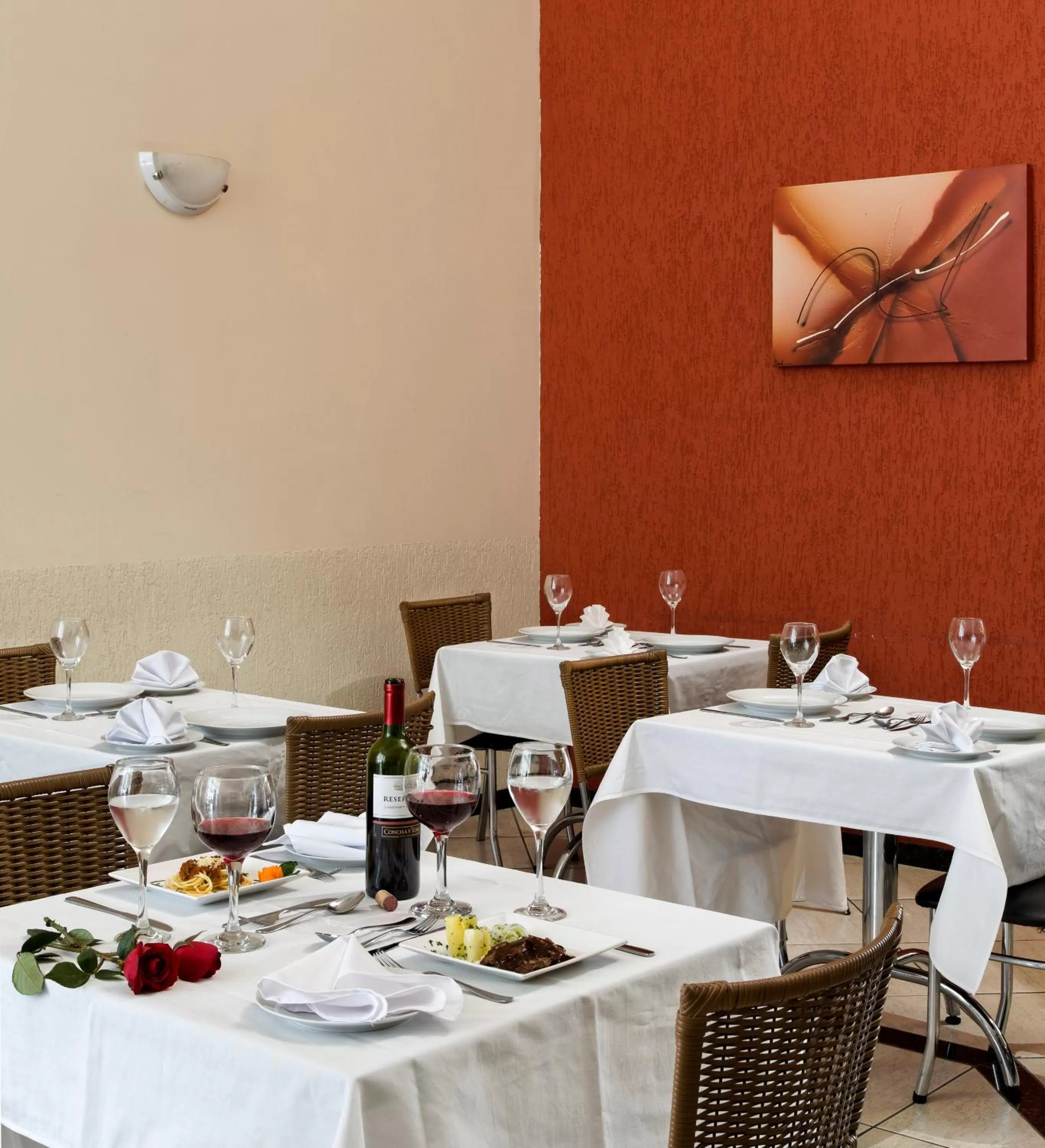 Restaurant/places to eat in Red Roof Inn Jundiaí