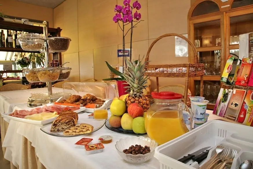 Food in Hotel Ristorante Miralago