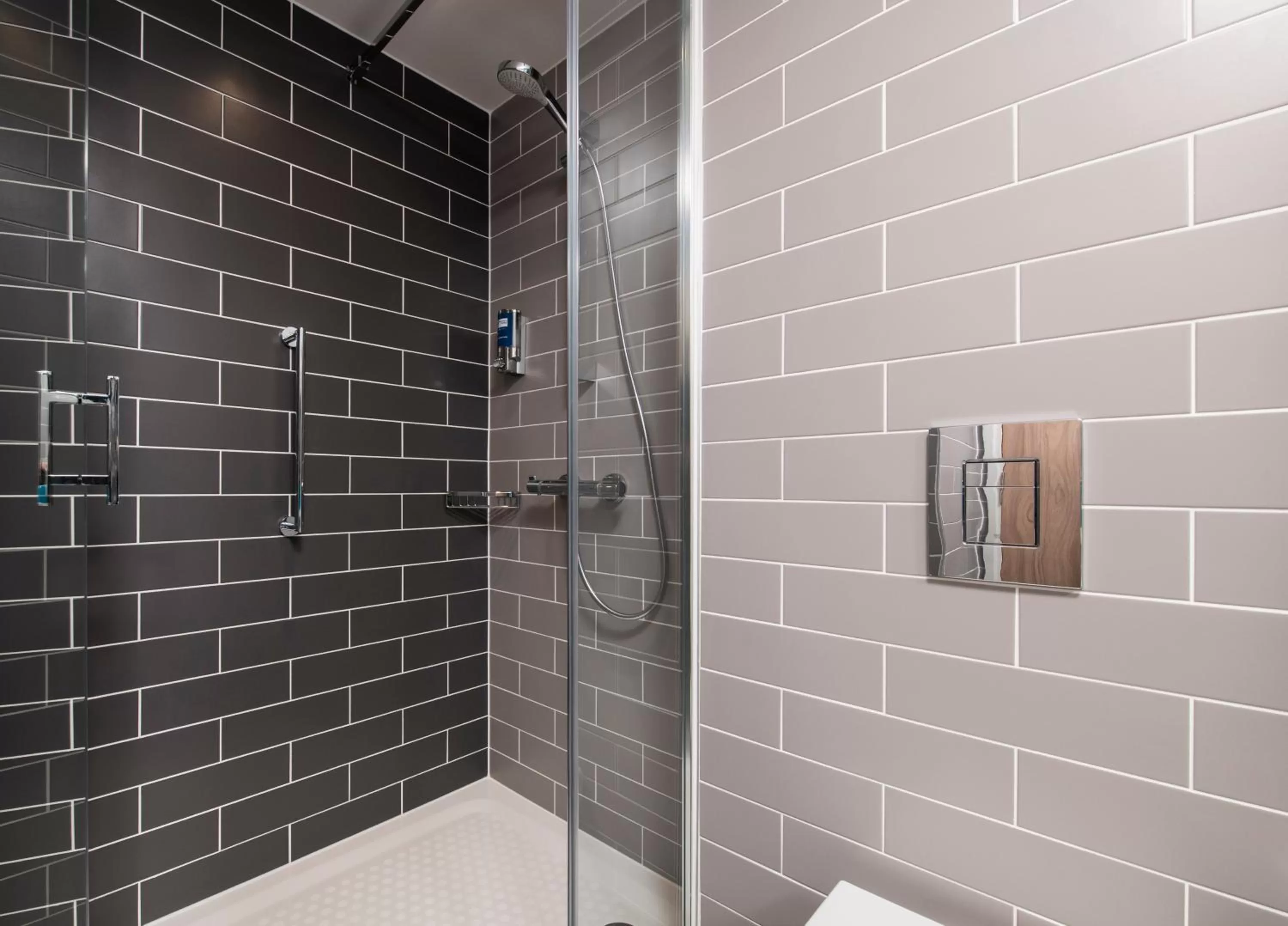 Bathroom in Holiday Inn Express Edinburgh City West by IHG