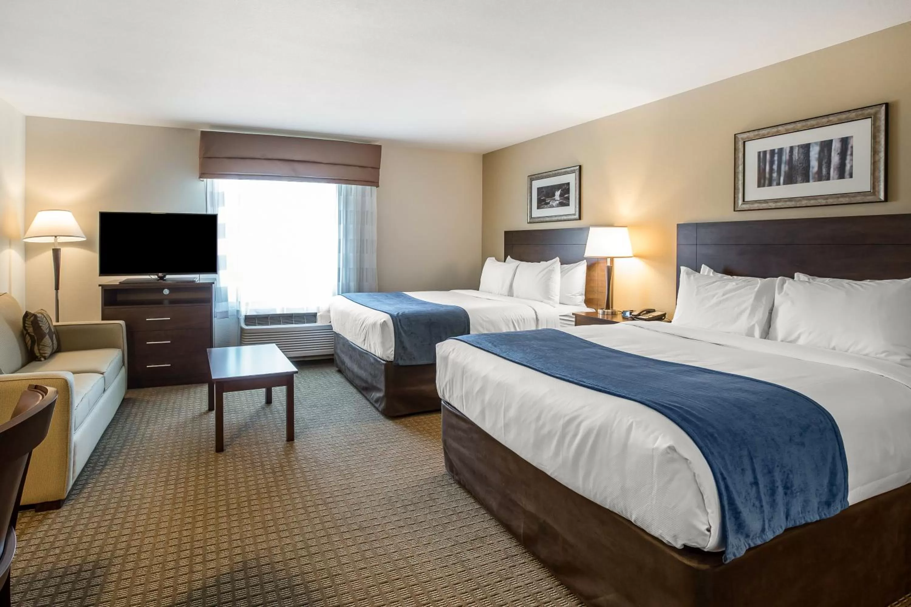 Photo of the whole room, Bed in MainStay Suites Cartersville