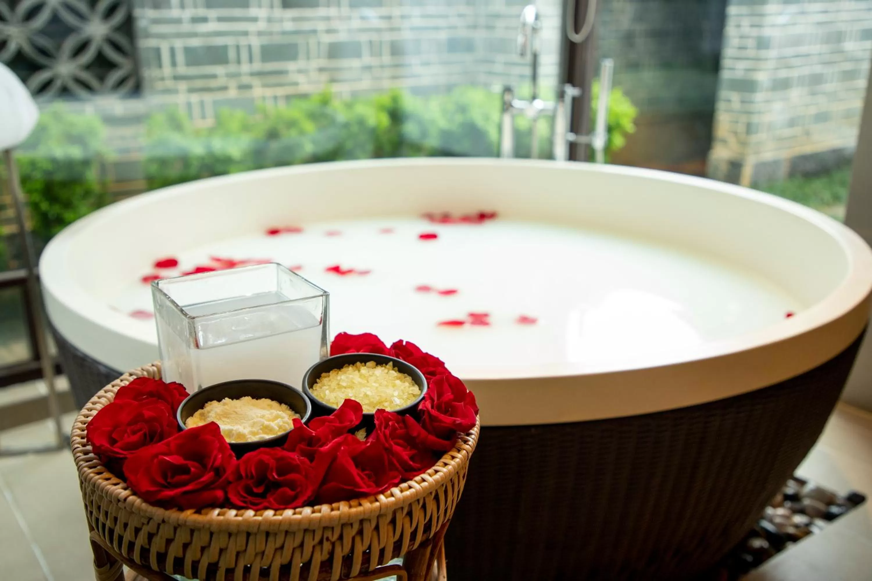 Hot Tub in Banyan Tree Yangshuo