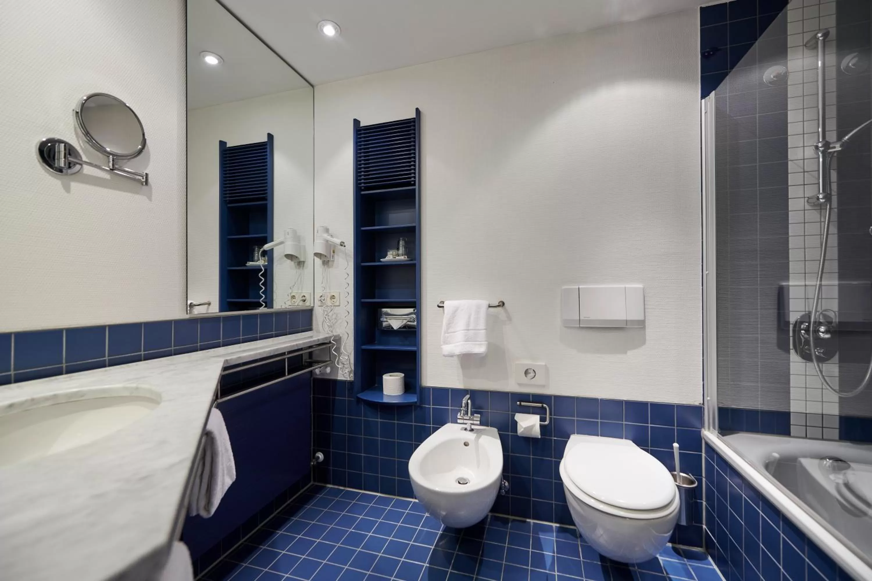 Bath in Hotel Bannwaldsee