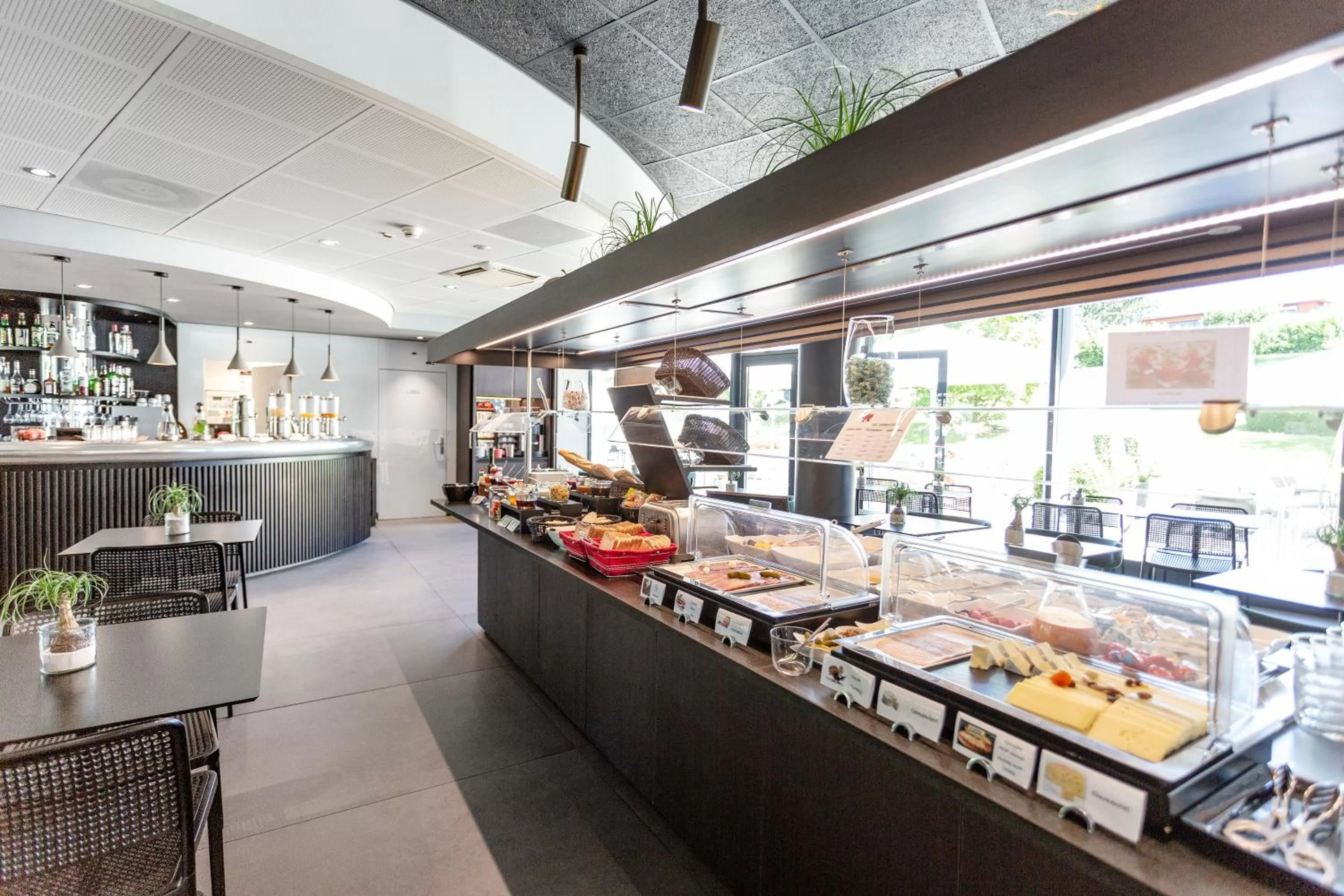 Breakfast in Novotel Suites Genève Aéroport