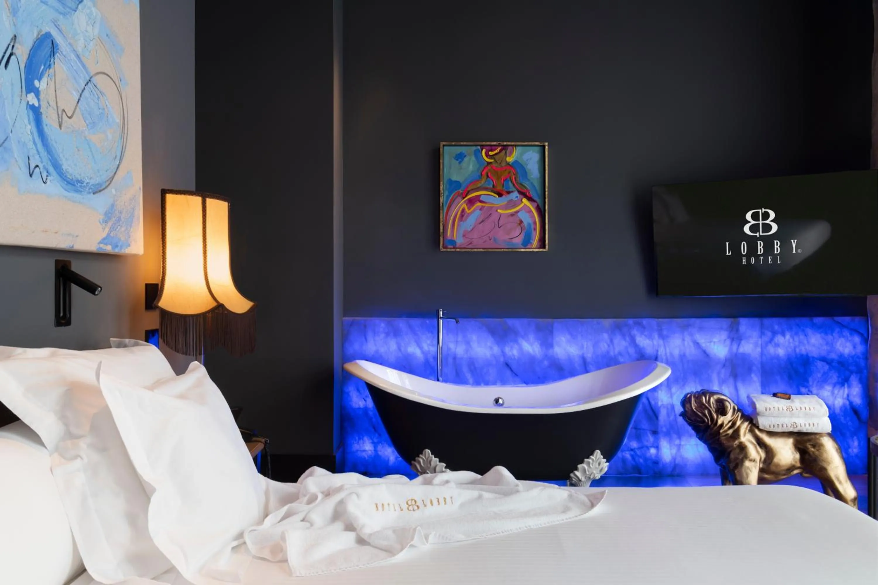 Bedroom, Bed in Hotel Lobby