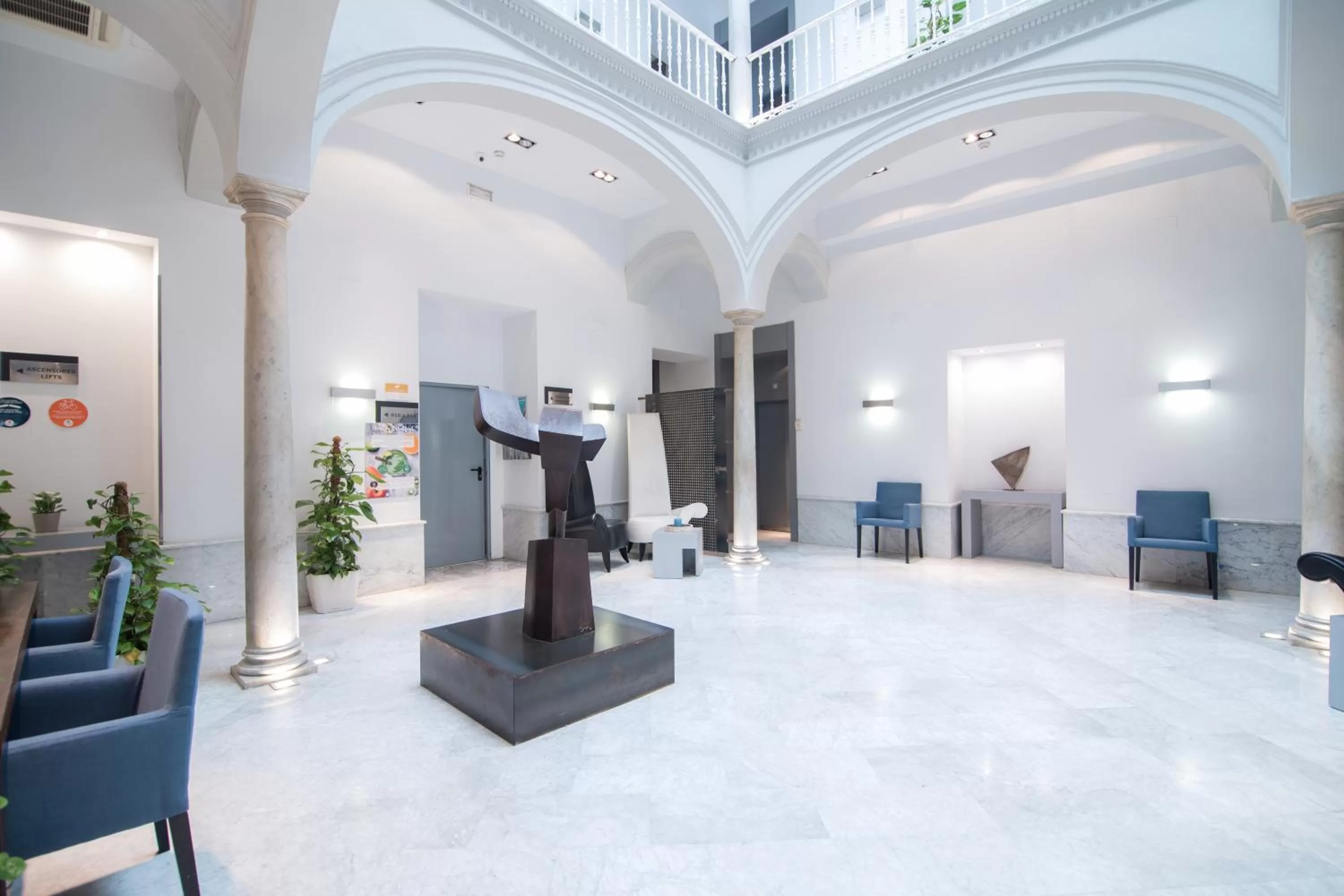 Breakfast in Petit Palace Santa Cruz