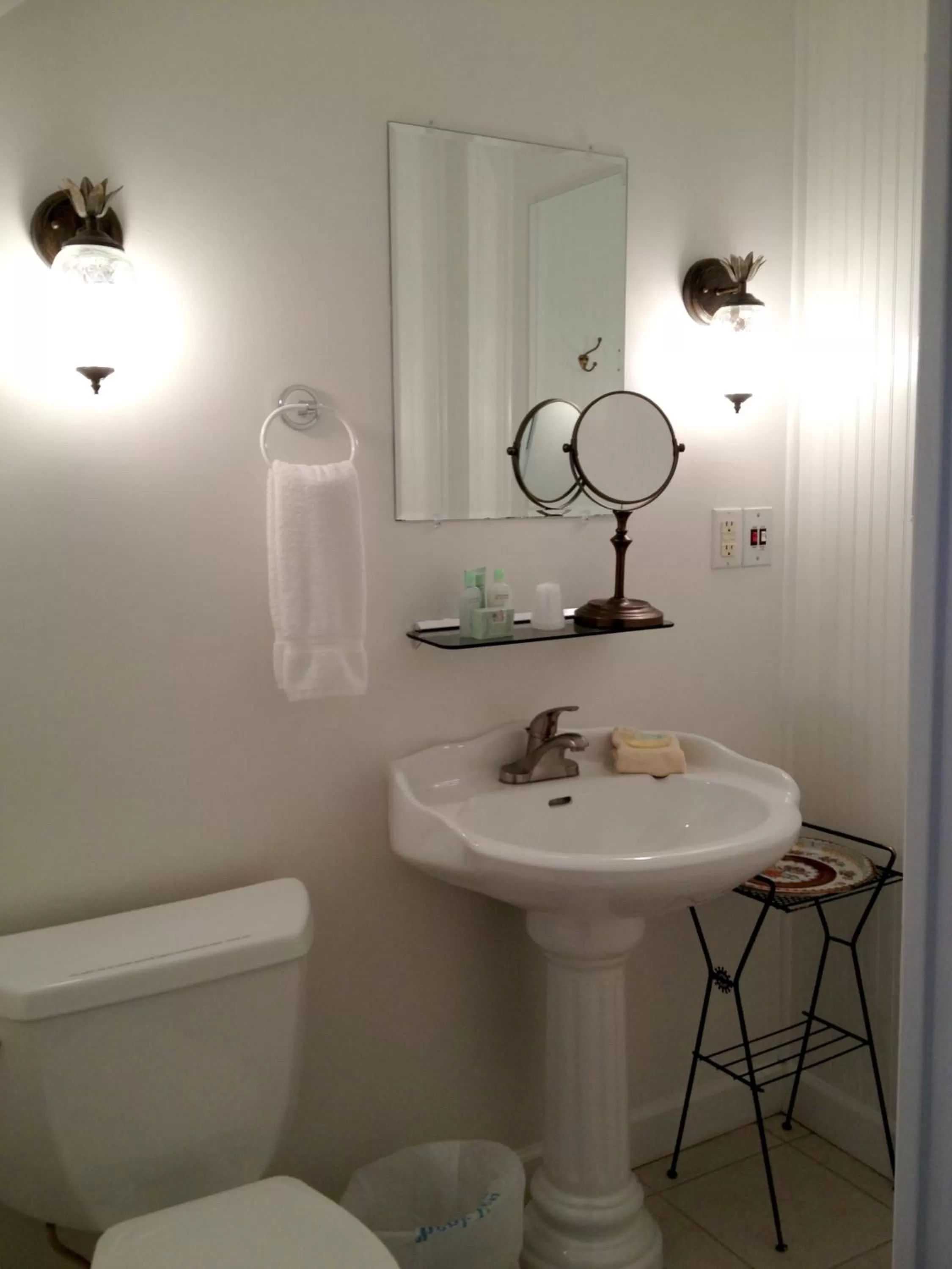 The Inn at Ragged Edge