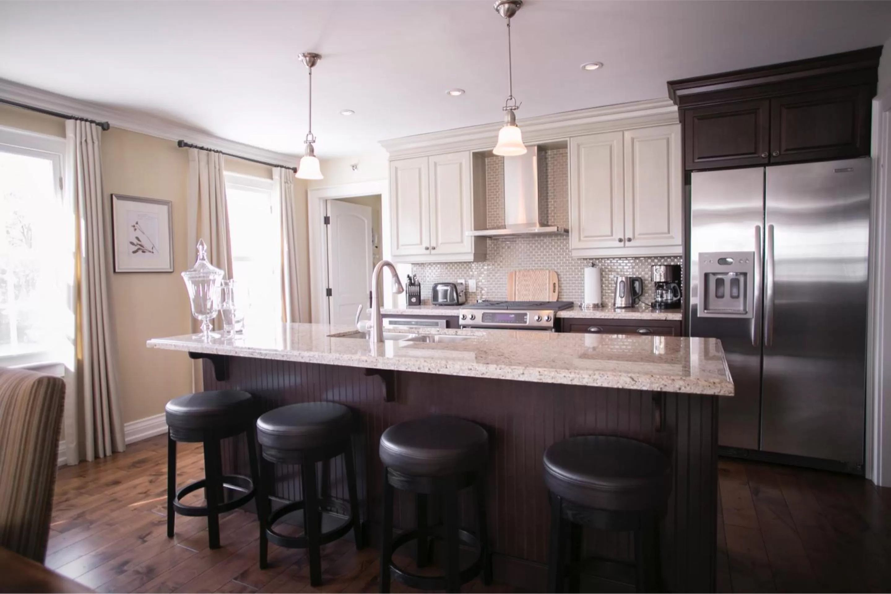 Kitchen or kitchenette in 124 on Queen Hotel & Spa