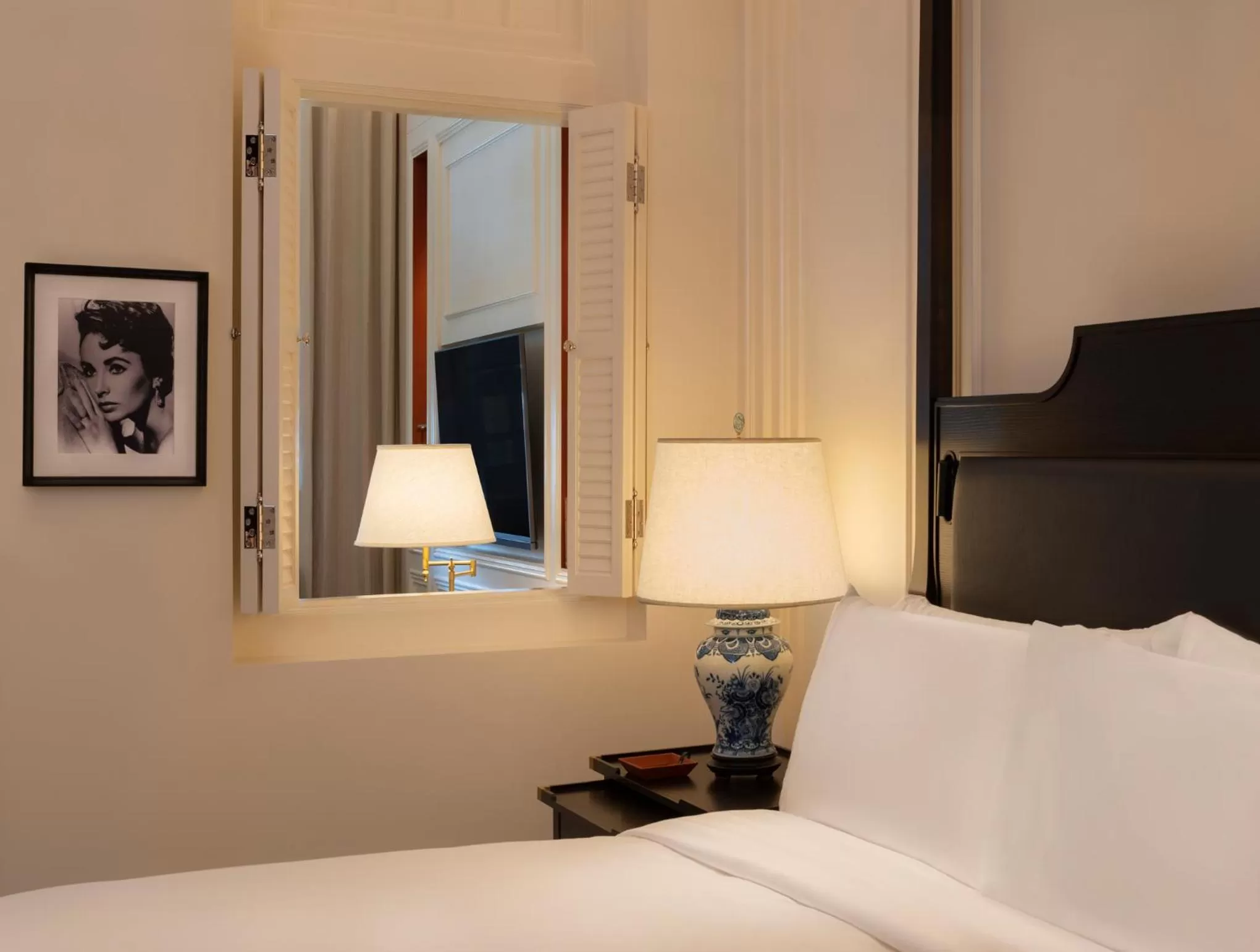 Decorative detail, Bed in Raffles Singapore