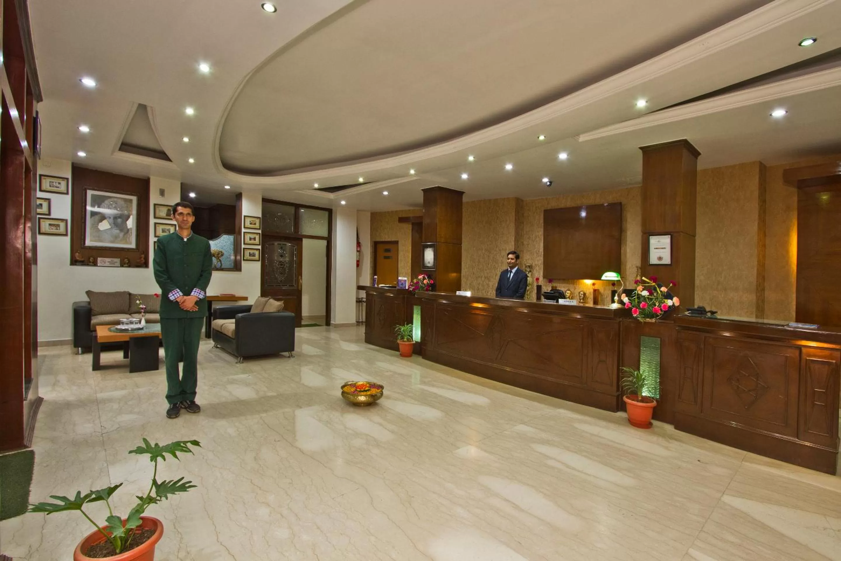 Lobby or reception in Hotel Broadways Inn