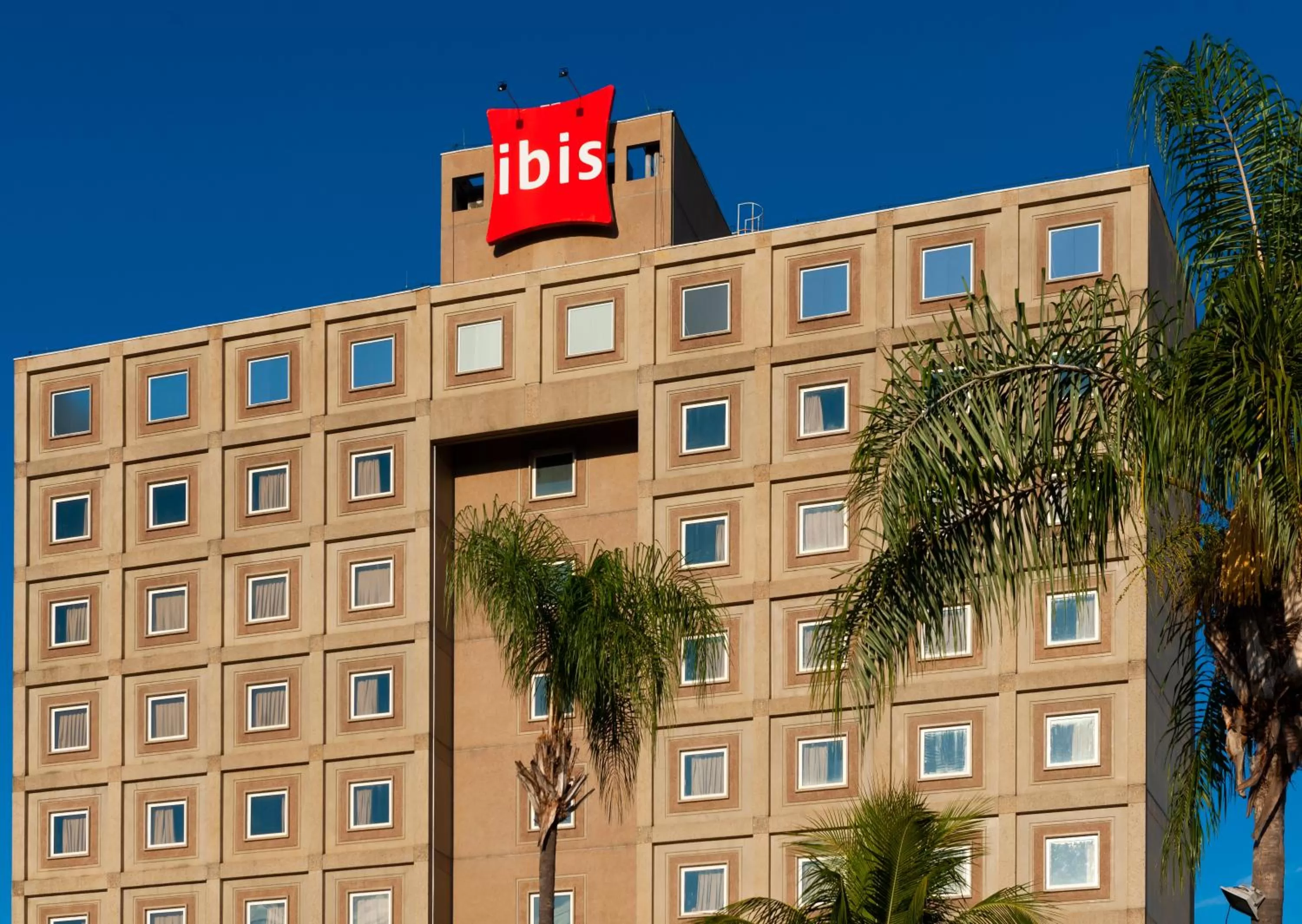 Property building in ibis Sorocaba