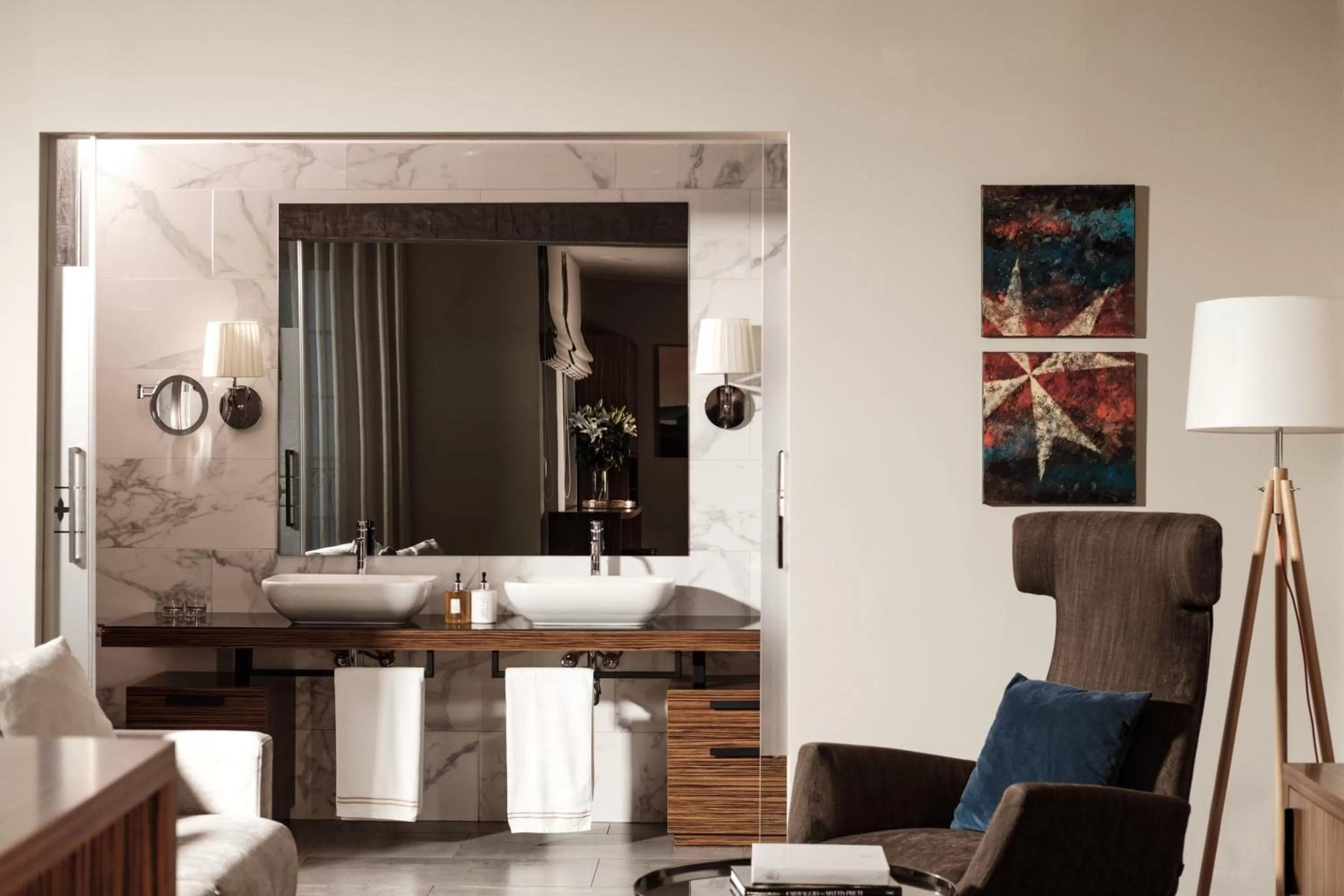 Decorative detail in 1926 Le Parisot Boutique Suites