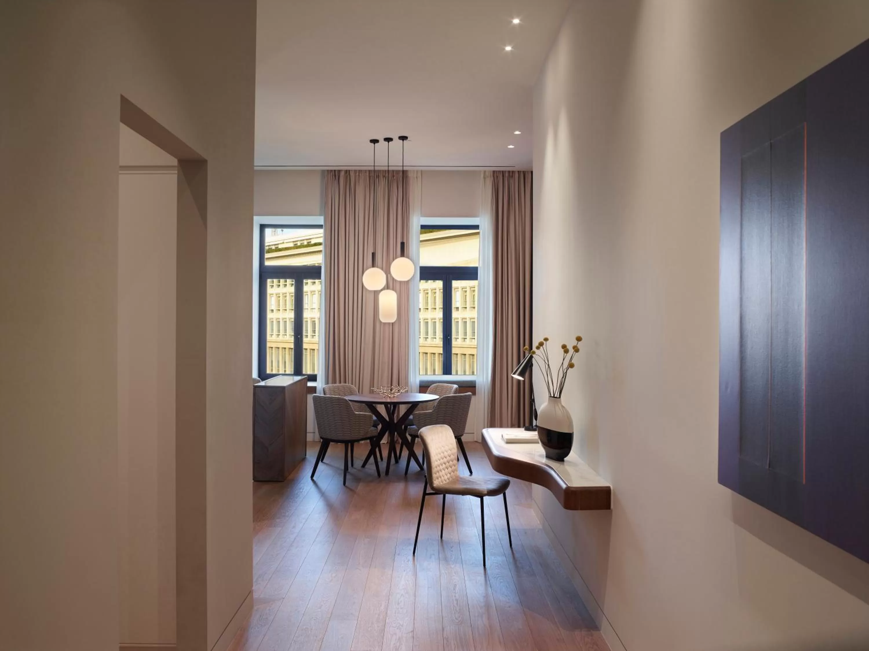 Dining area in xenodocheio Milos