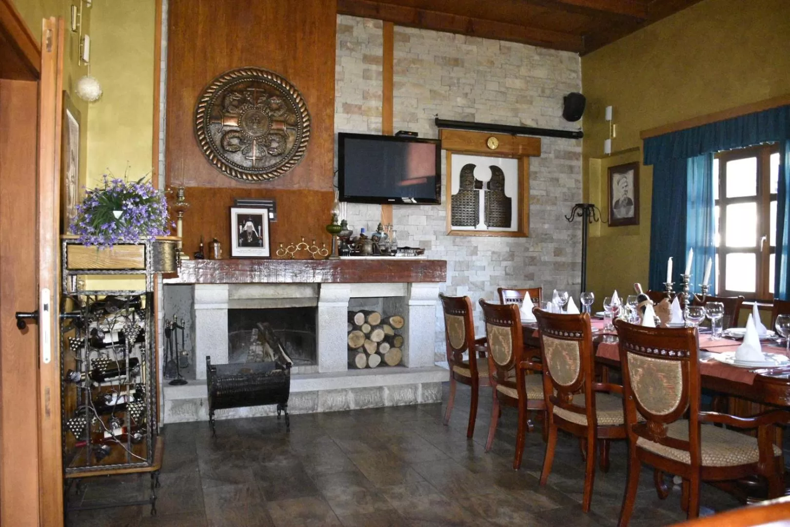 Restaurant/places to eat in OSTROG Aparthotel KOLIBA-VLASTNIŠTVO MANASTIRA OSTROG