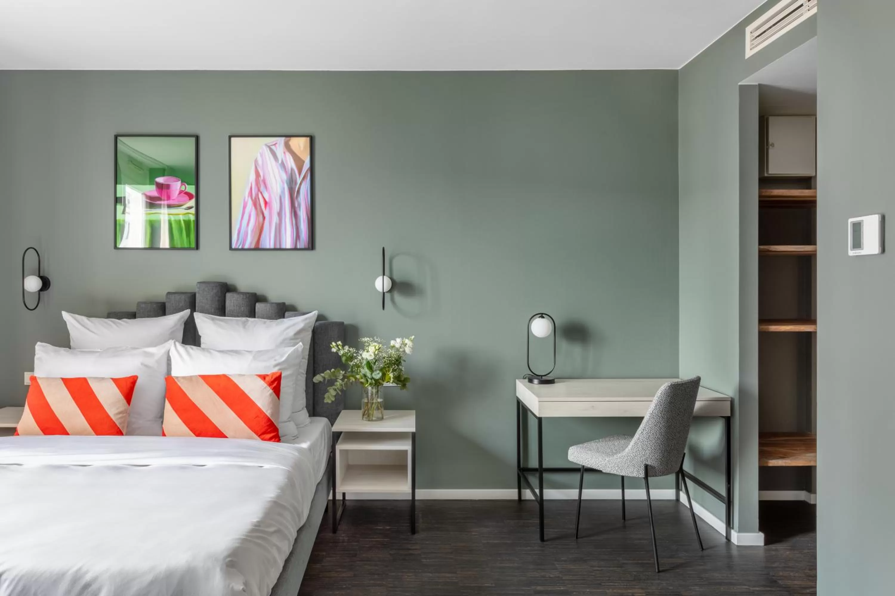 Bedroom, Bed in Numa Berlin Boxer