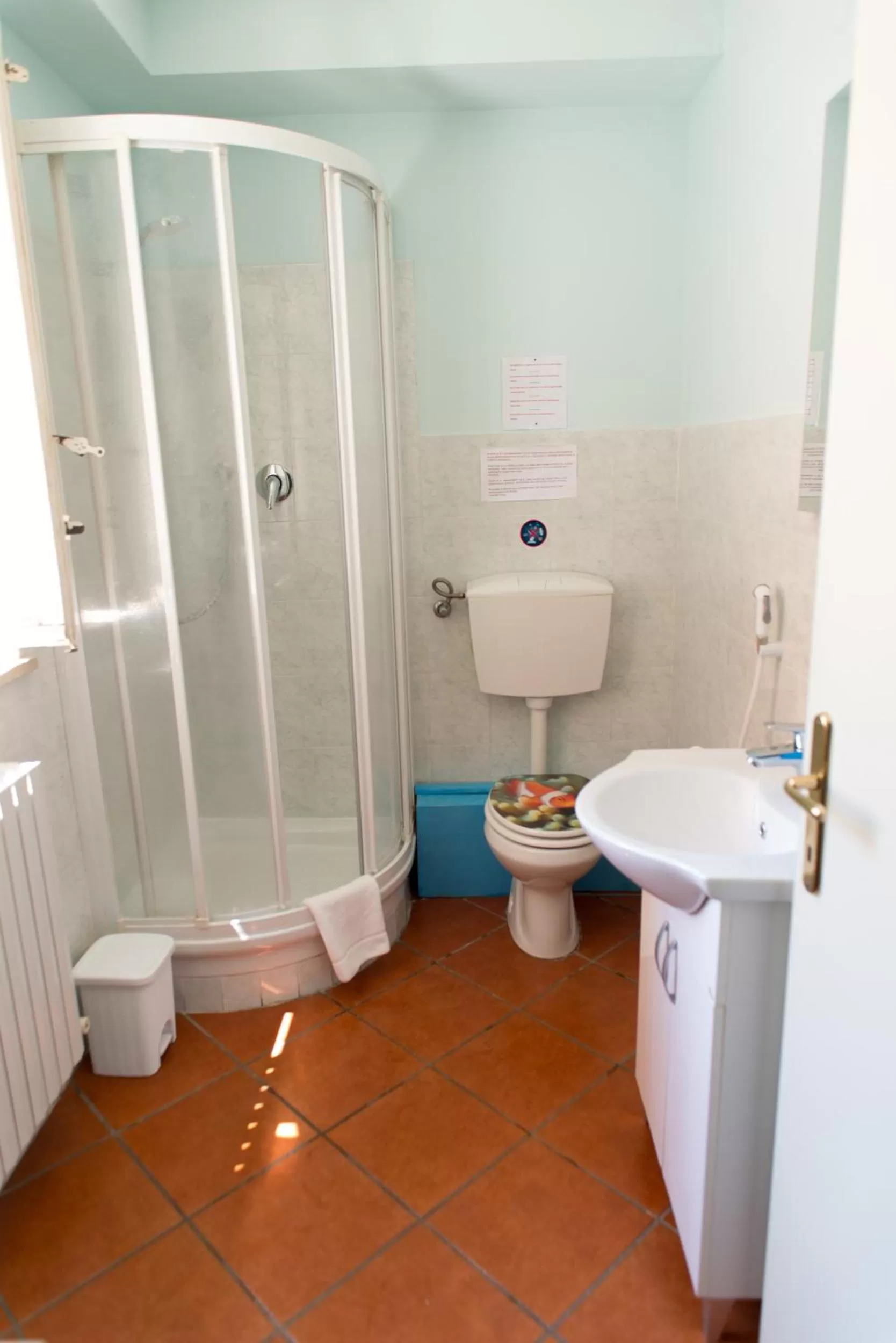 Bathroom in Al Cardinale Rooms & Studios