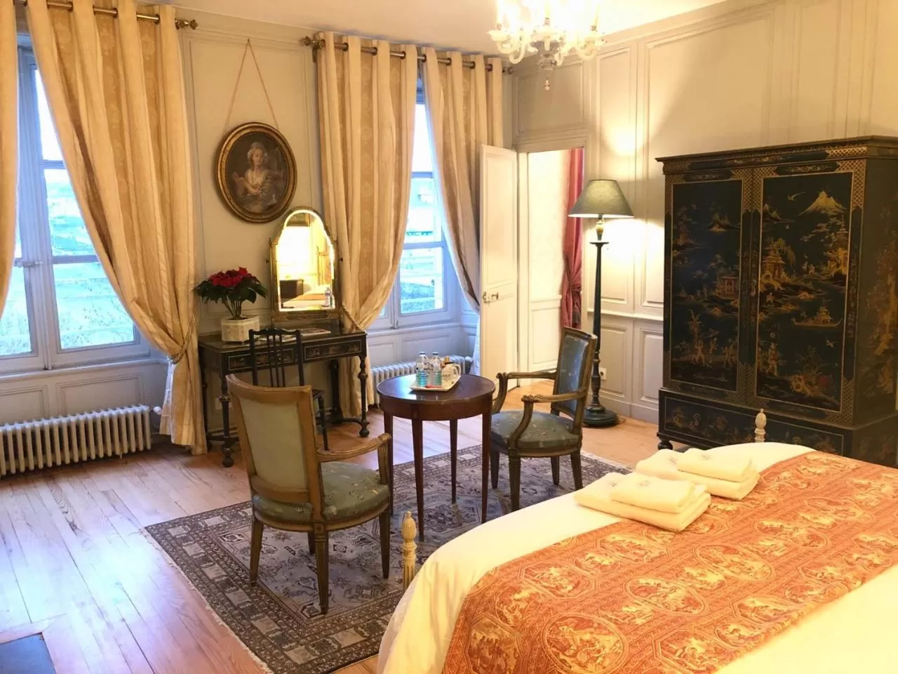 Photo of the whole room, Bed in Castel Saint-Léonard