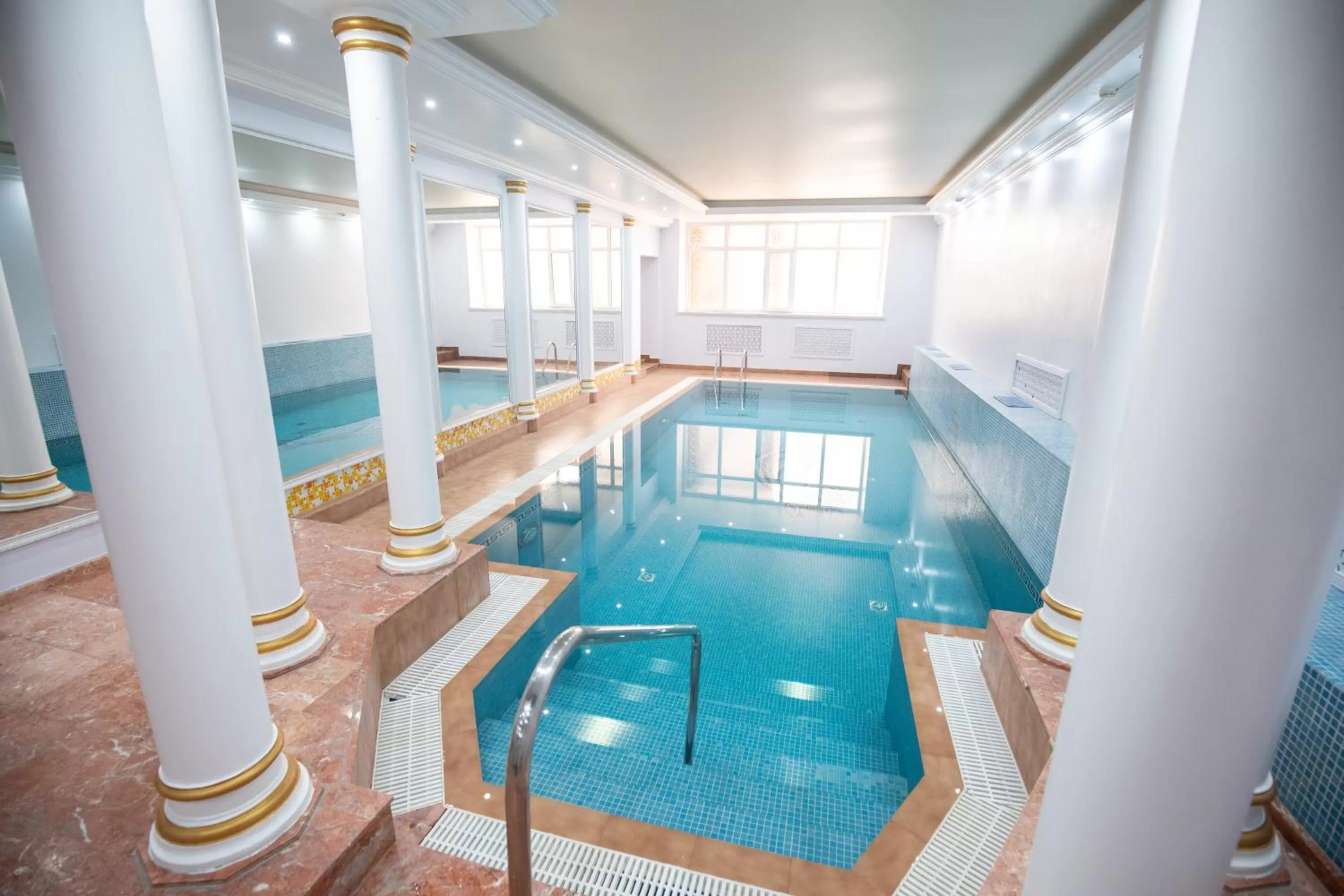 Swimming pool in Amsterdam Hotel Aktobe