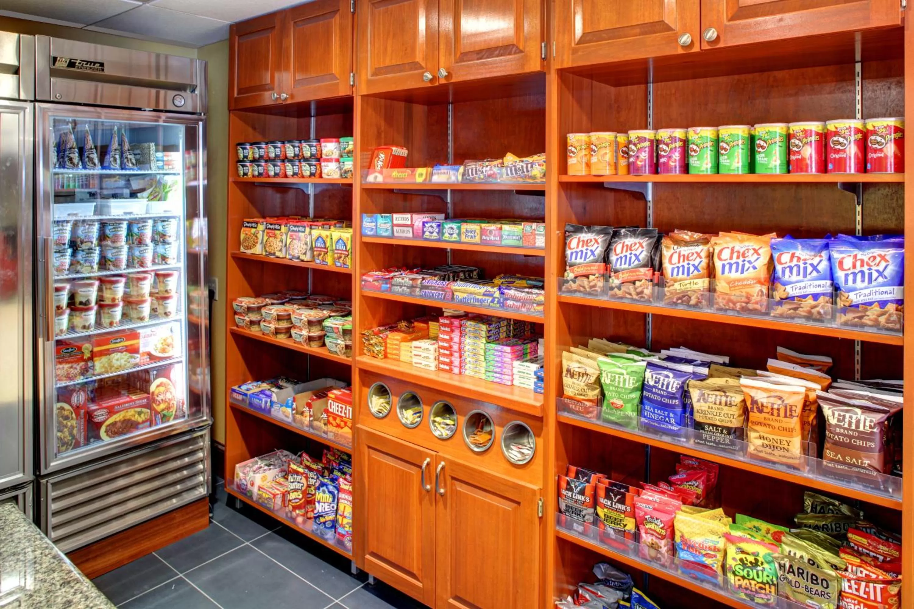 On-site shops in Wingate by Wyndham Fletcher at Asheville Airport