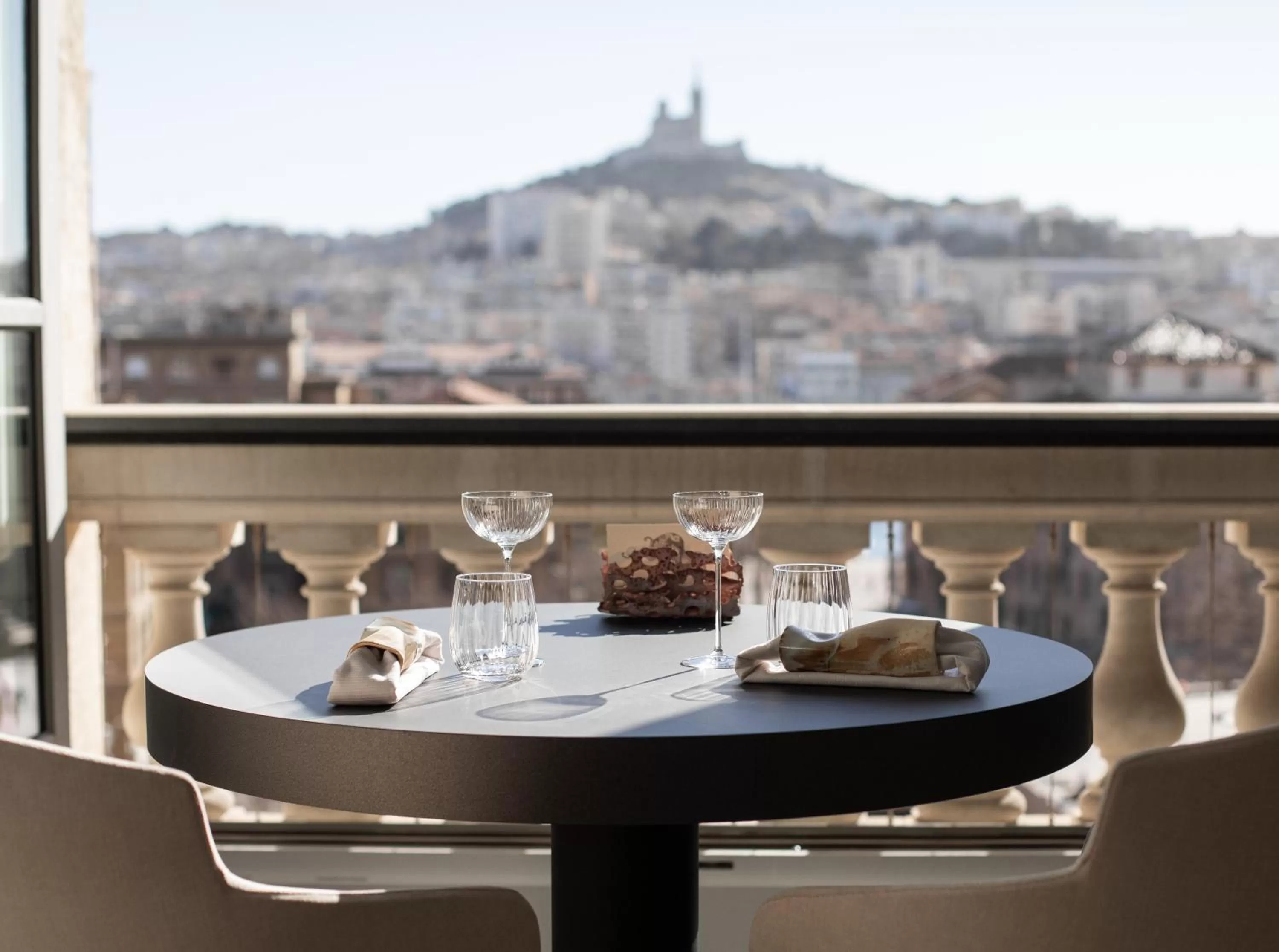 Restaurant/places to eat in InterContinental Marseille - Hotel Dieu by IHG