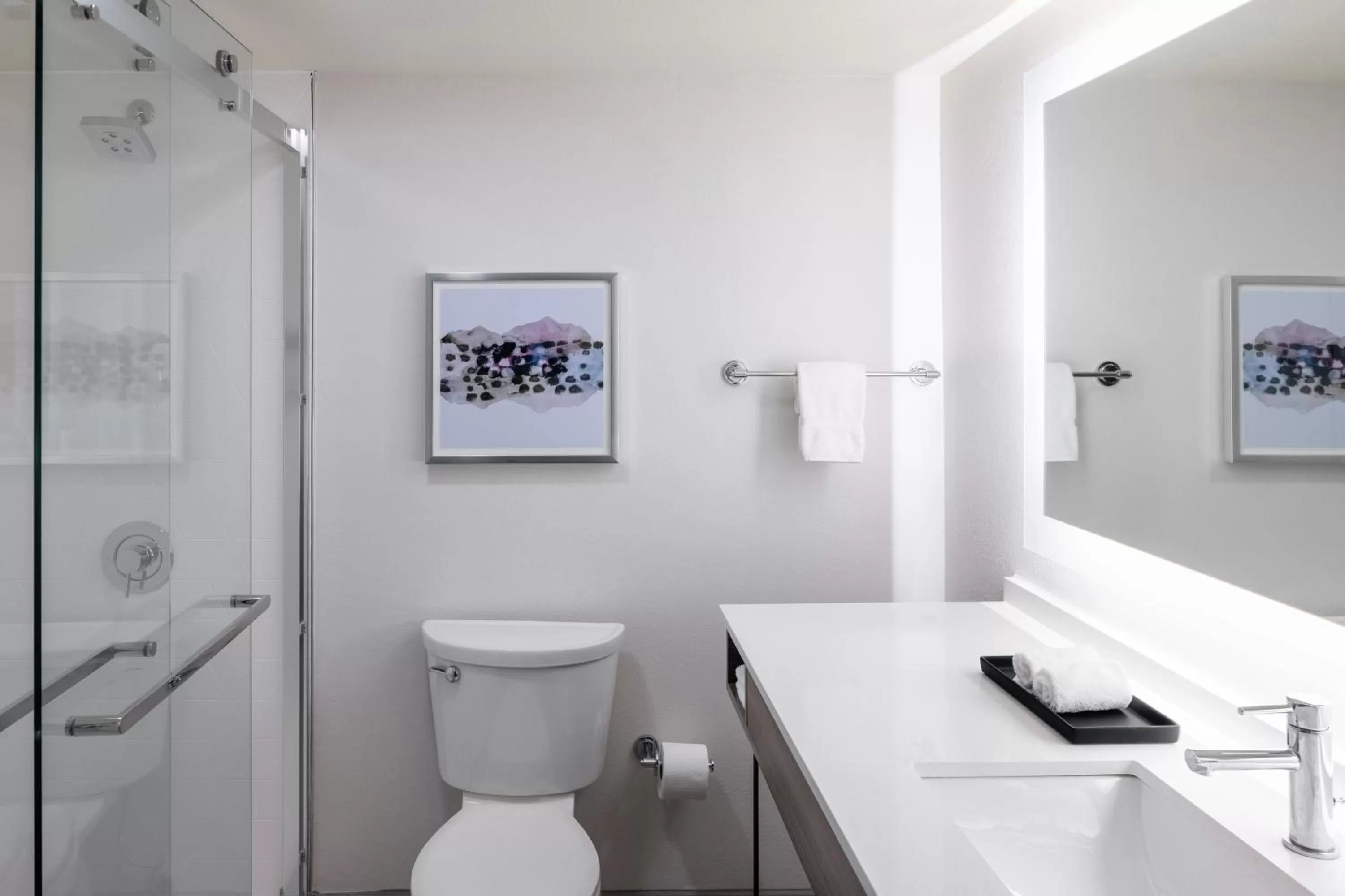 Standard Queen Room with Two Queen Beds - Communications Accessible in Crowne Plaza Atlanta Ne Norcross