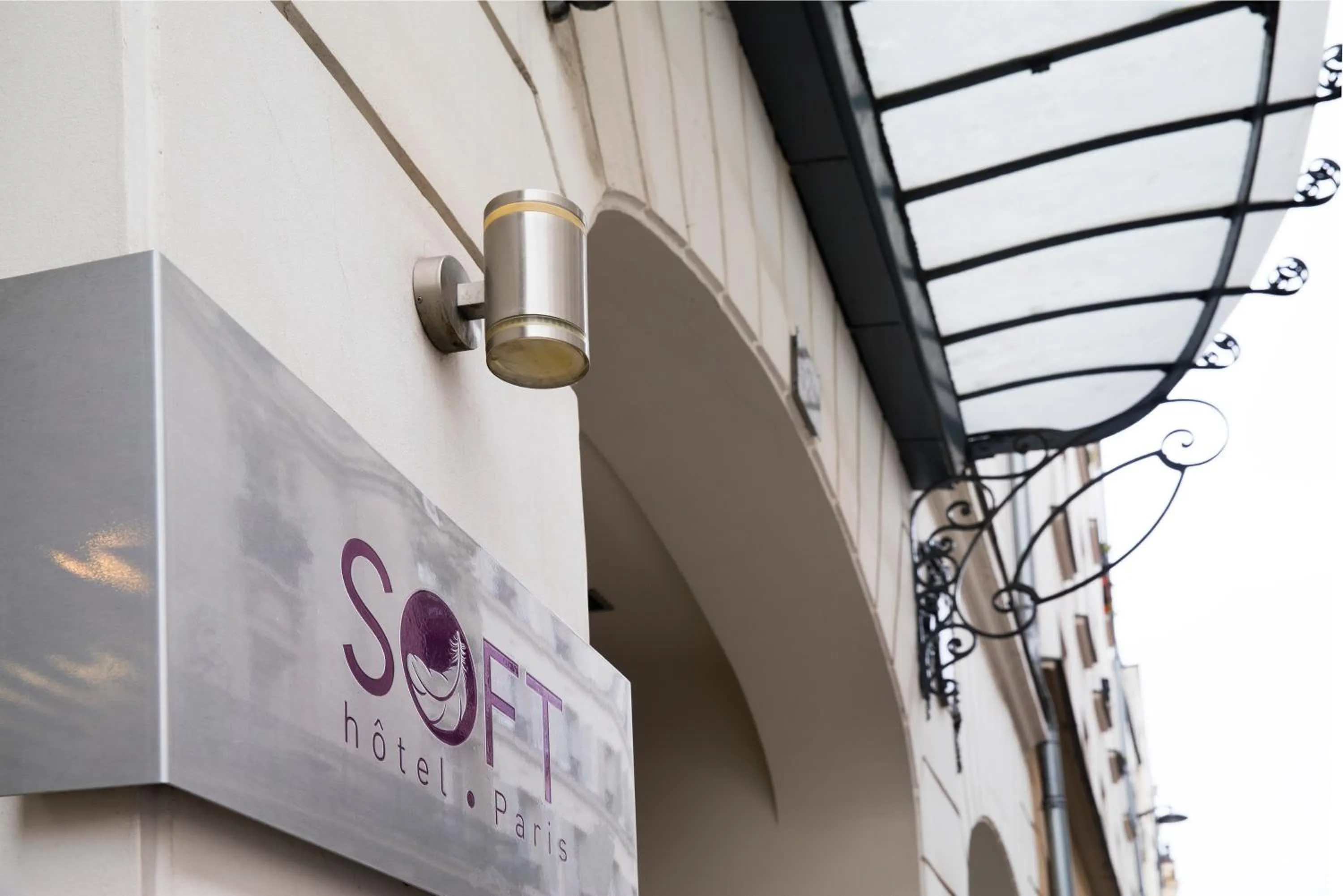 Property building in Hôtel Soft