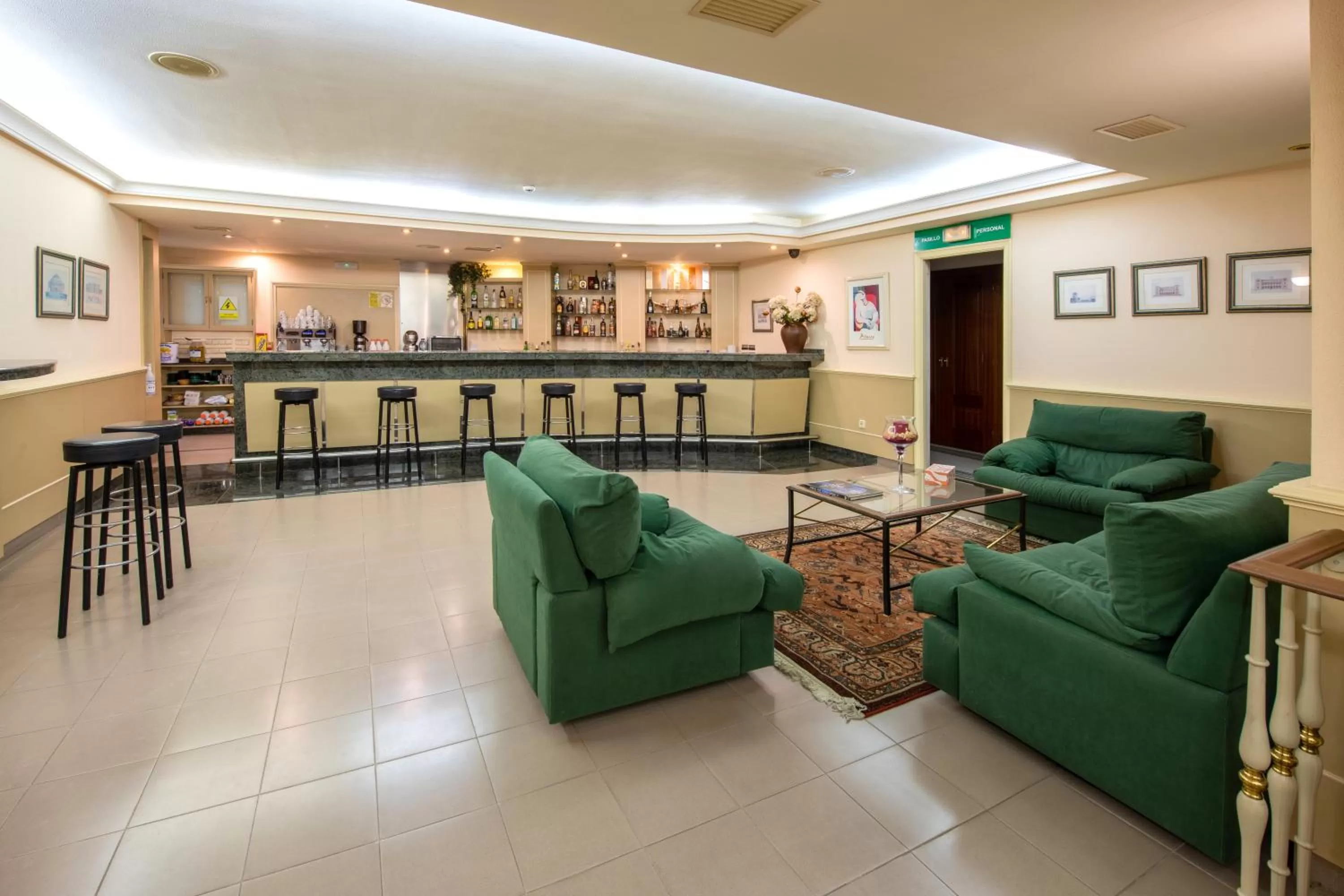 Restaurant/places to eat in Motel Jardin