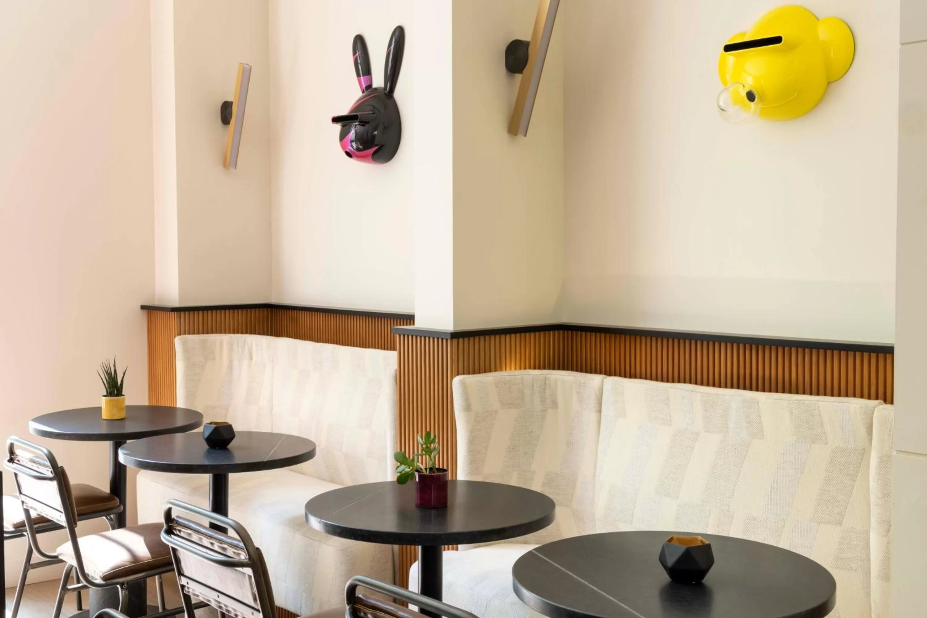 Lounge or bar in Hotel Le 37 Bis