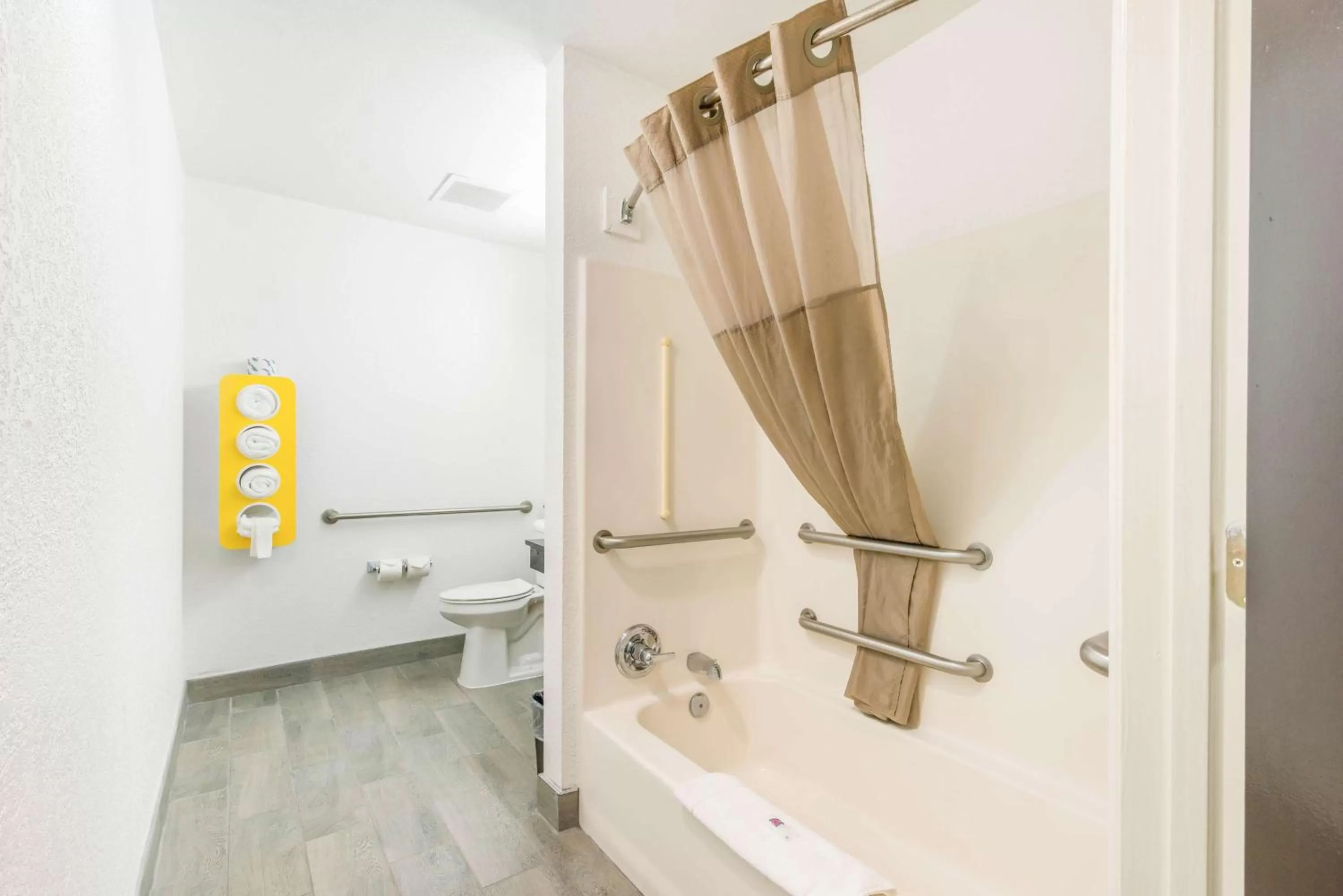 Bathroom in Motel 6-Gastonia Charlotte I-85