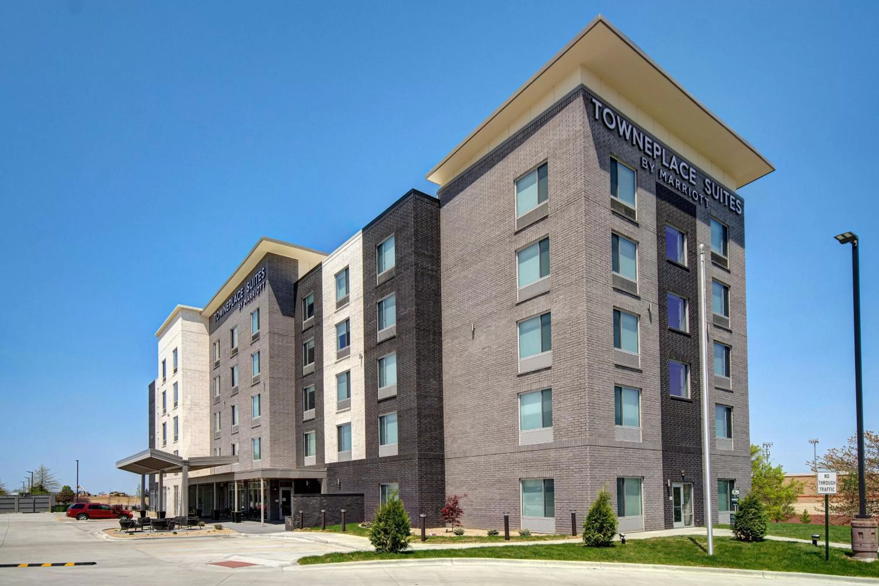 Property building in TownePlace Suites by Marriott Cincinnati Airport South